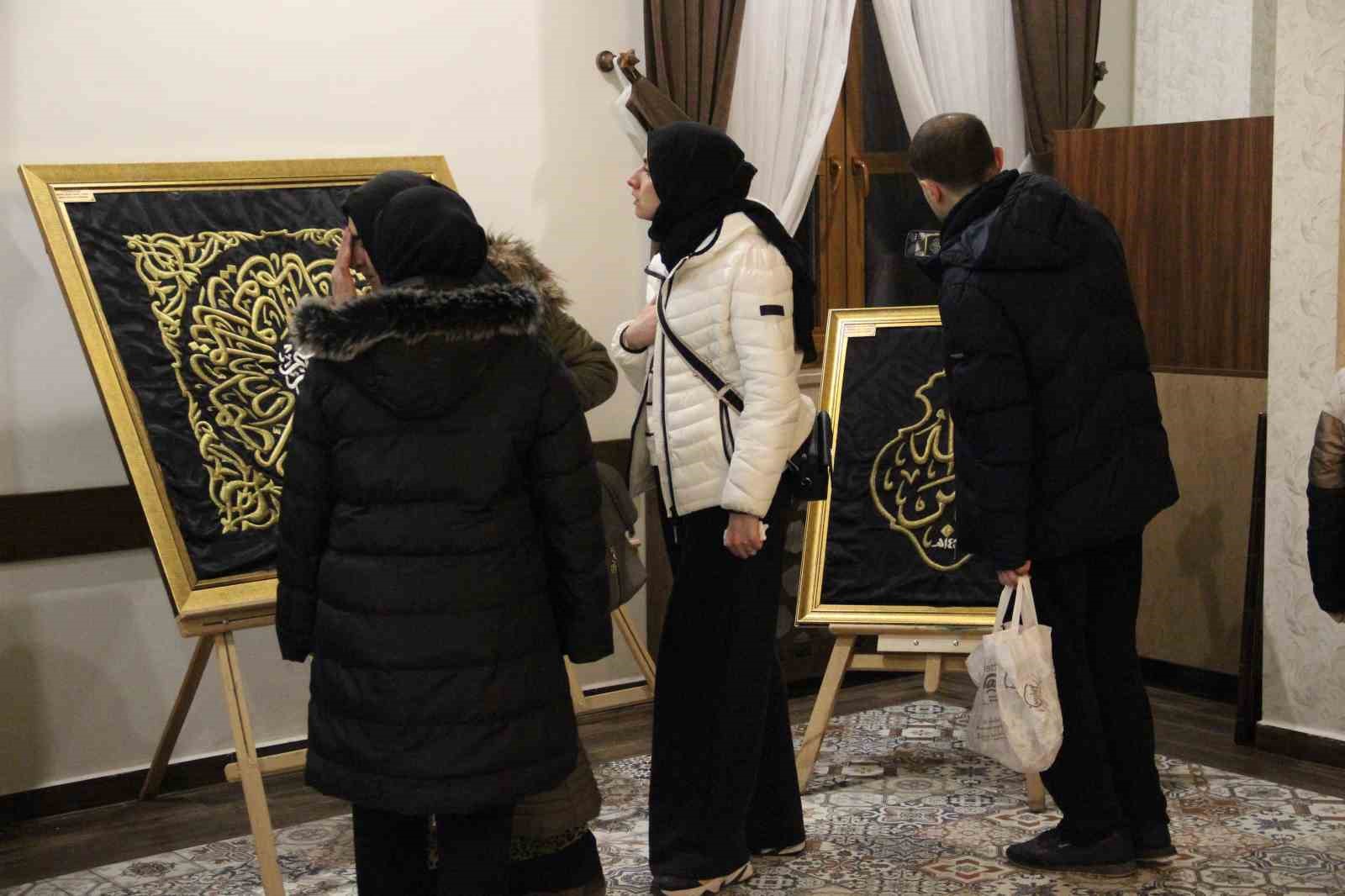 Çorum’da Kadir Gecesi’nde kutsal emanetlere yoğun ilgi
Çorum’da Kadir Gecesi’nde kutsal emanetlere yoğun ilgi