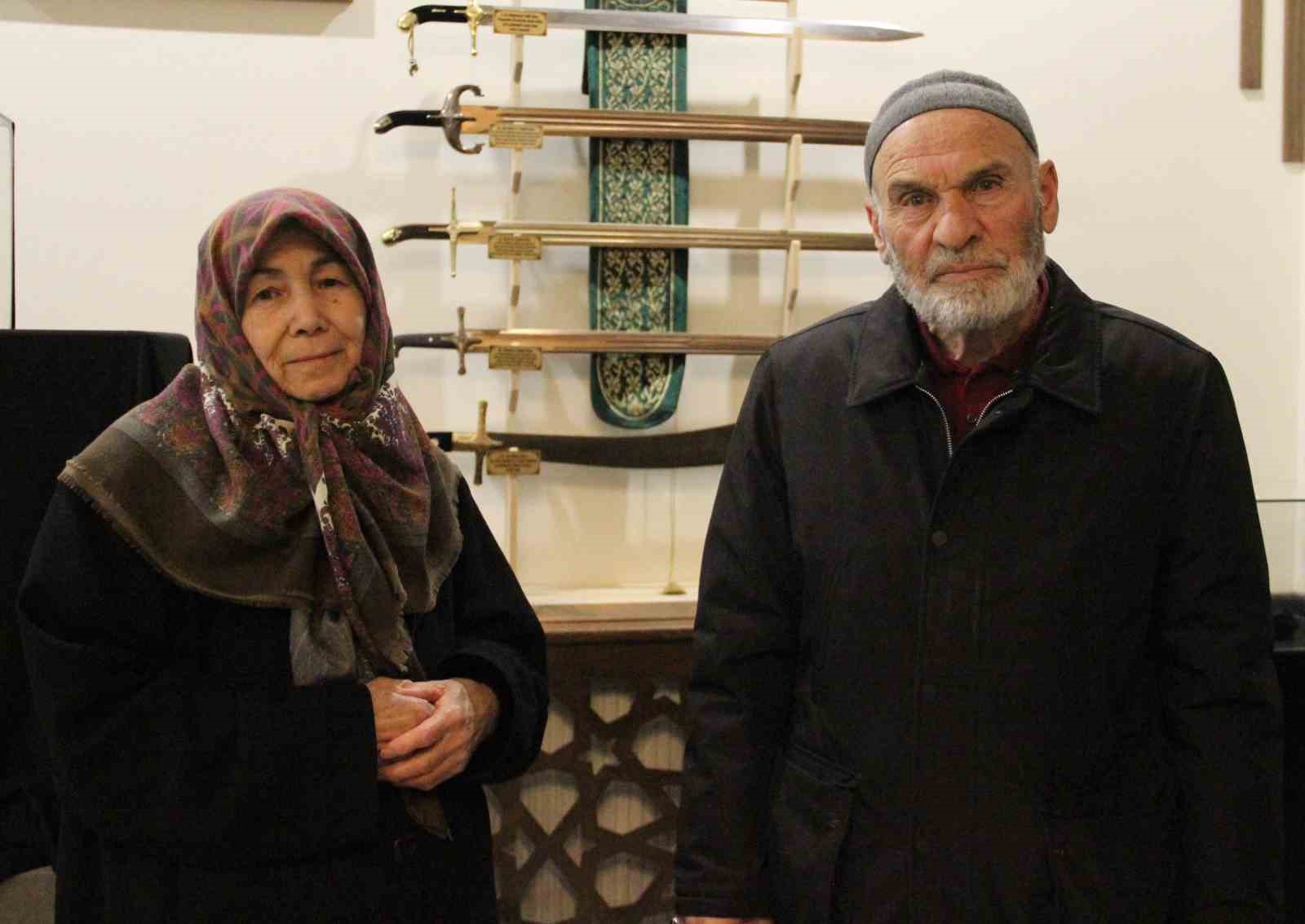 Çorum’da Kadir Gecesi’nde kutsal emanetlere yoğun ilgi
Çorum’da Kadir Gecesi’nde kutsal emanetlere yoğun ilgi