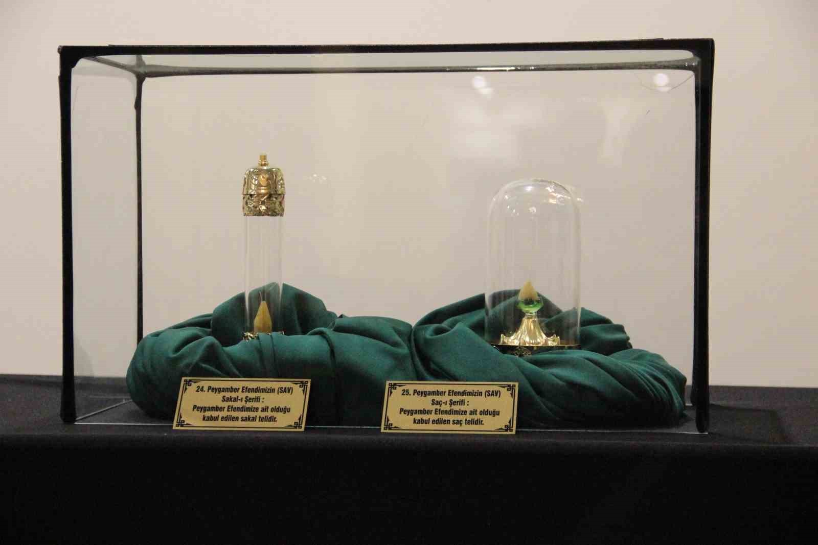 Çorum’da Kadir Gecesi’nde kutsal emanetlere yoğun ilgi
Çorum’da Kadir Gecesi’nde kutsal emanetlere yoğun ilgi