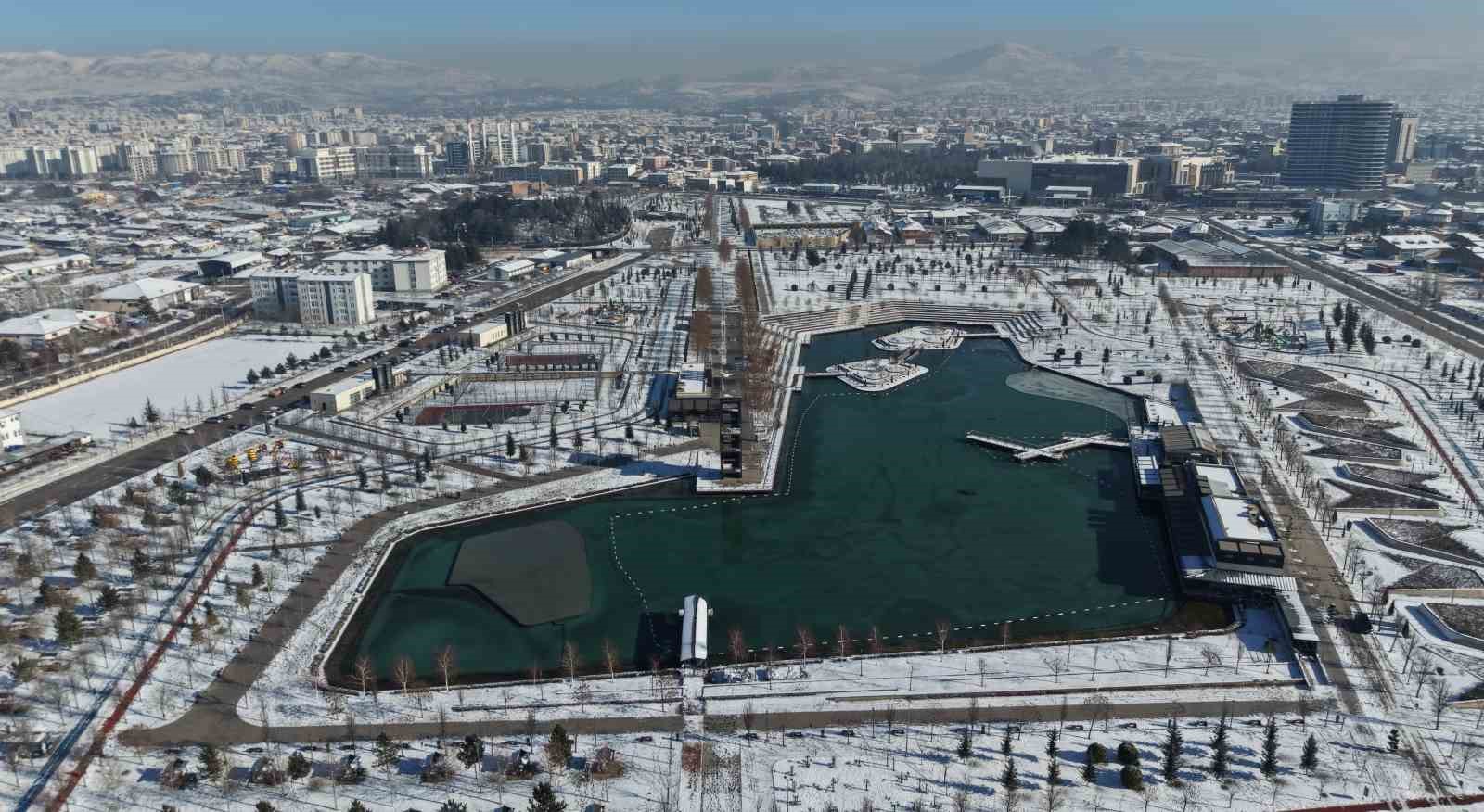 Çorum’da kar kartpostallık görüntüler oluşturdu
