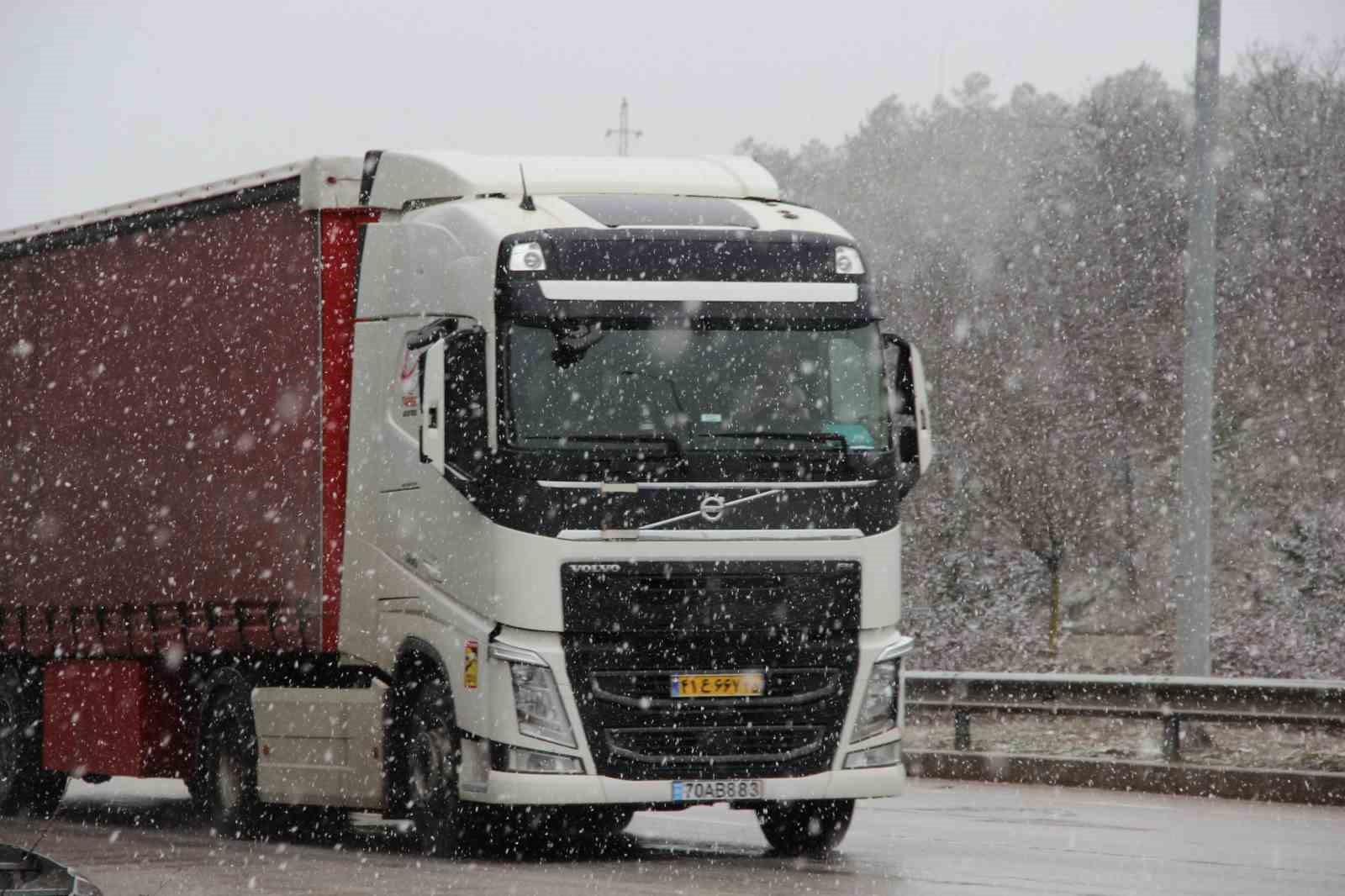 Çorum’da kar yağışı etkili oluyor
