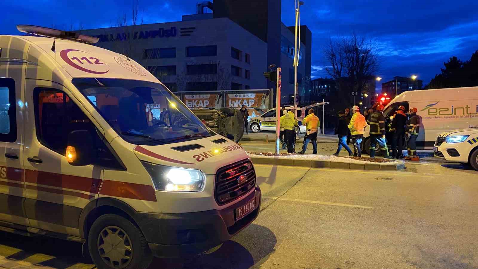 Çorum’da minibüsle çarpışan cip yan yattı: 1 yaralı
