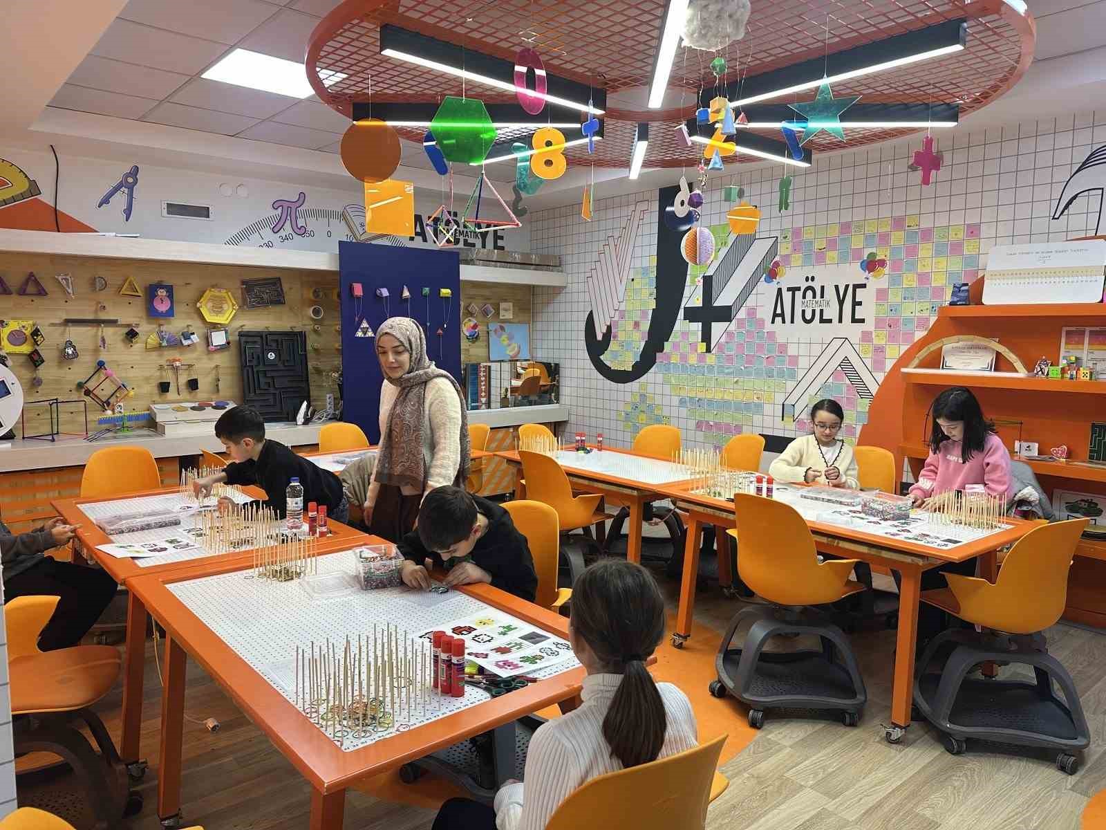 Çorum’da öğrenciler yarıyıl tatilinde bilimle buluştu: "Kış akademisi" başladı
