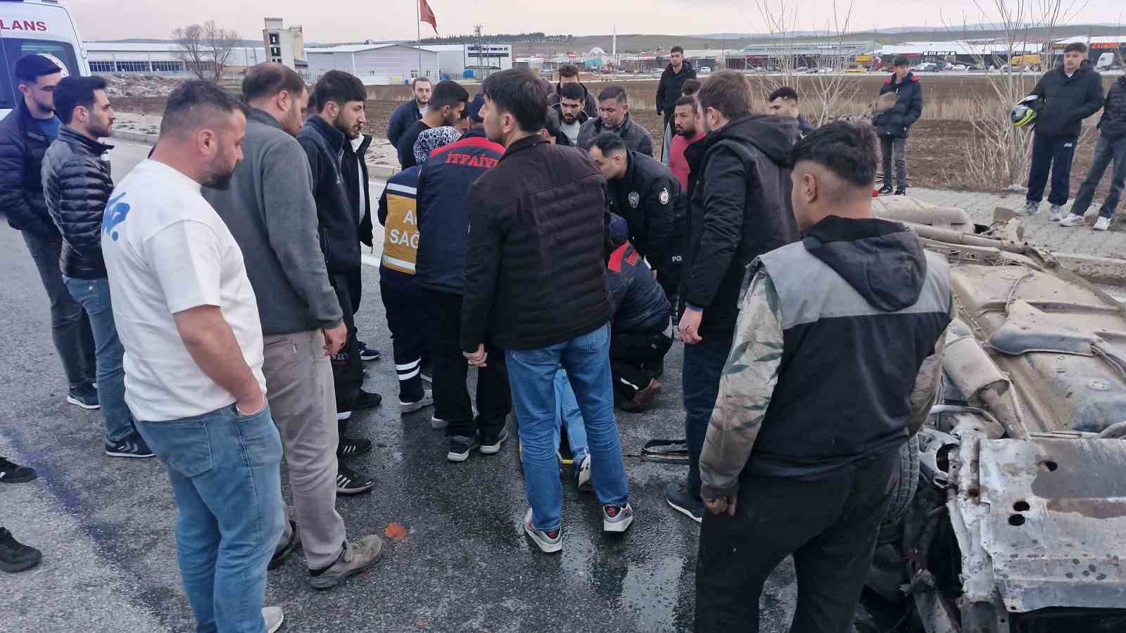 Çorum’da otomobil takla attı: 3 yaralı
