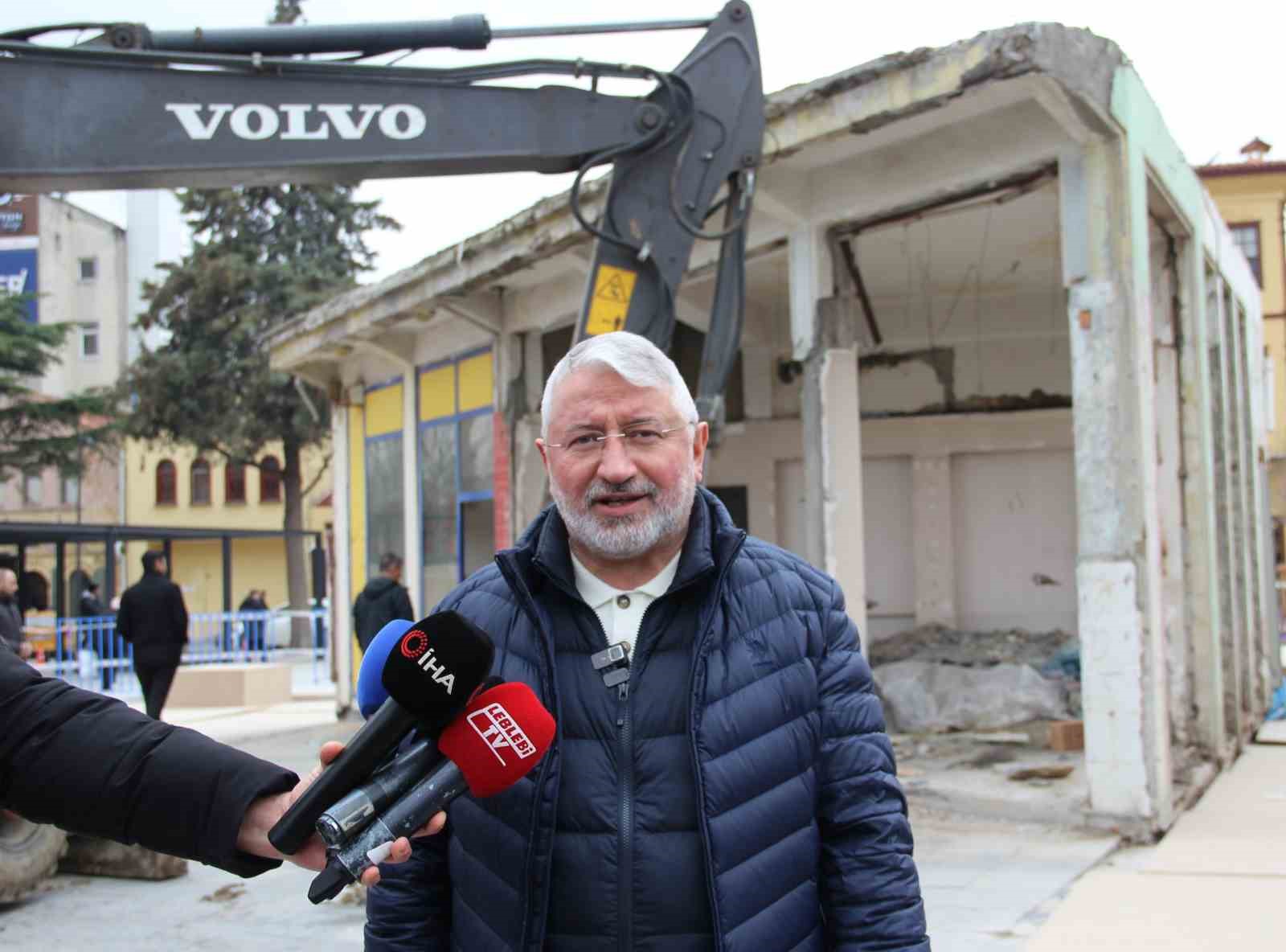 Çorum’da son binanın da yıkılmasıyla tarihi silüet gün yüzüne çıktı
Çorum’da son binanın da yıkılmasıyla tarihi silüet gün yüzüne çıktı