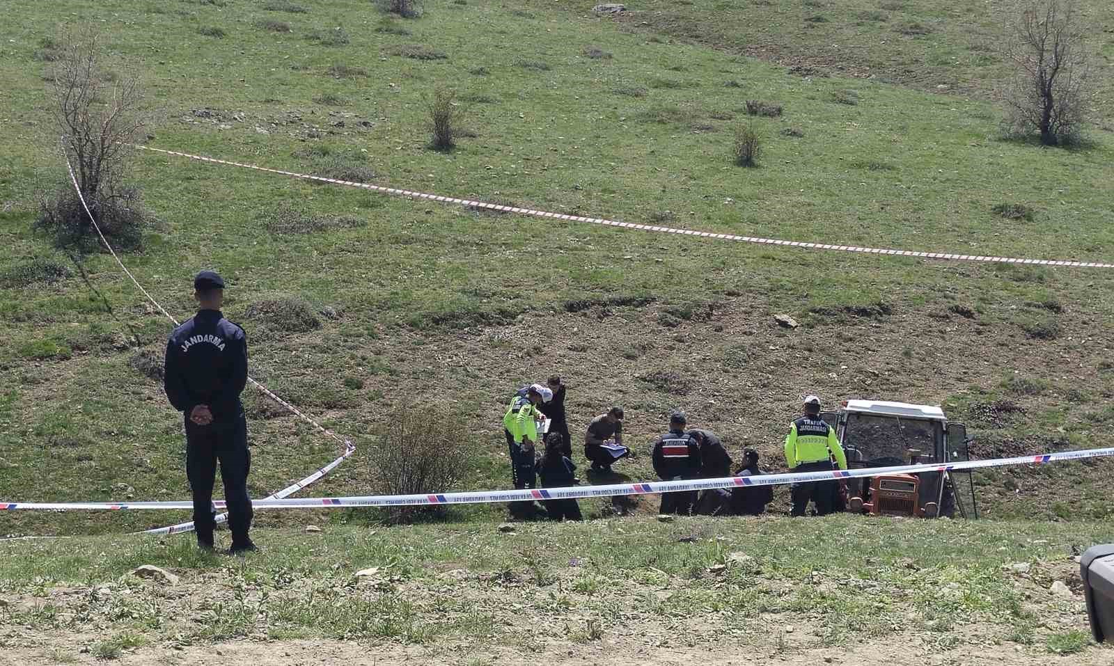 Çorum’da traktör dere yatağına devrildi: 1 ölü, 3 yaralı
