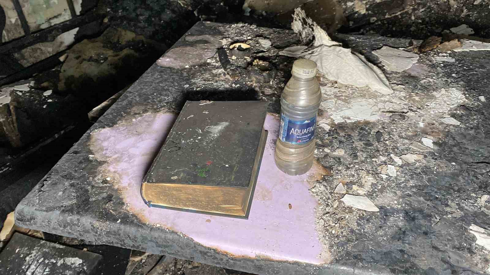 Çorum’da yanan gecekonduda Kur’an-ı Kerim meali zarar görmedi
