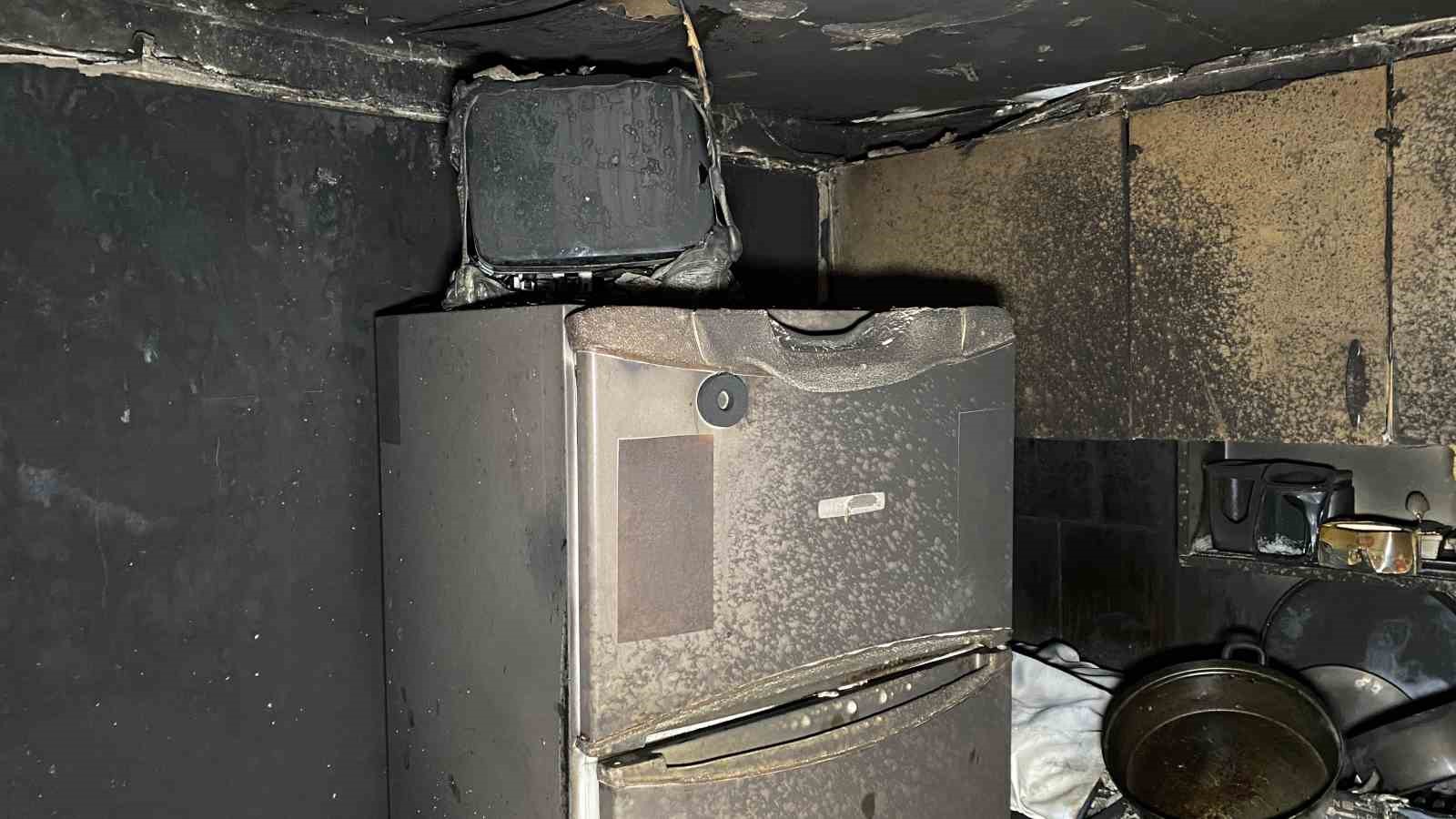 Çorum’da yanan gecekonduda Kur’an-ı Kerim meali zarar görmedi
