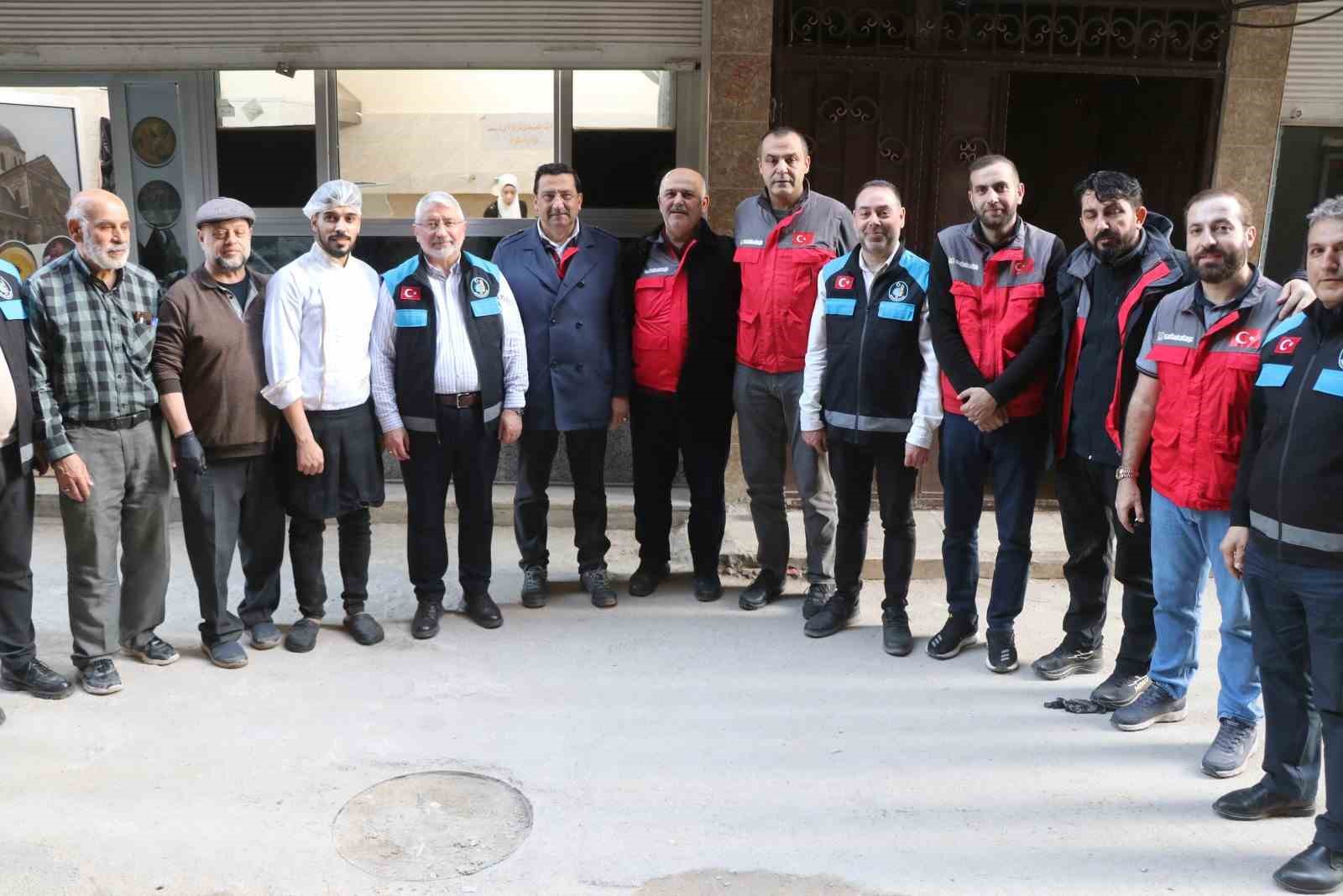 Çorum’dan Suriye’ye gönül köprüsü: Savaşta zarar gören camide günde yüzlerce kişi iftar sofrasında buluşuyor
