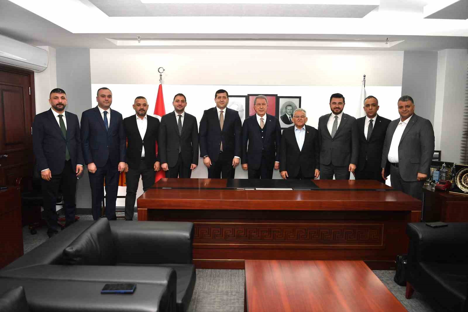 Cumhur İttifakı buluşmasında birlik ve dayanışma vurgusu
Cumhur İttifakı buluşmasında birlik ve dayanışma vurgusu