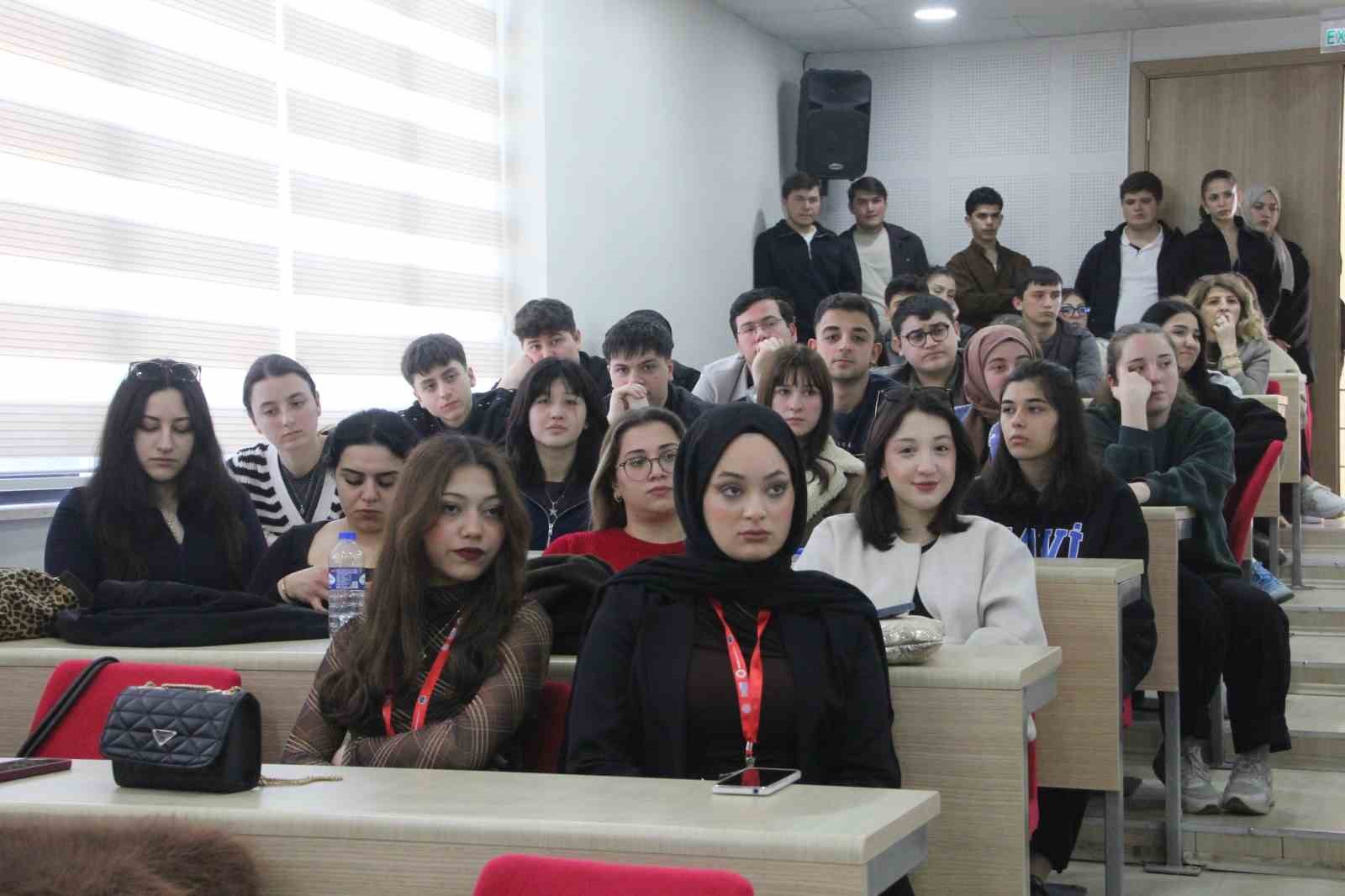 Cumhurbaşkanı Başdanışmanı Saral: "Birçok alanda dezenformasyonla karşı karşıyayız"
