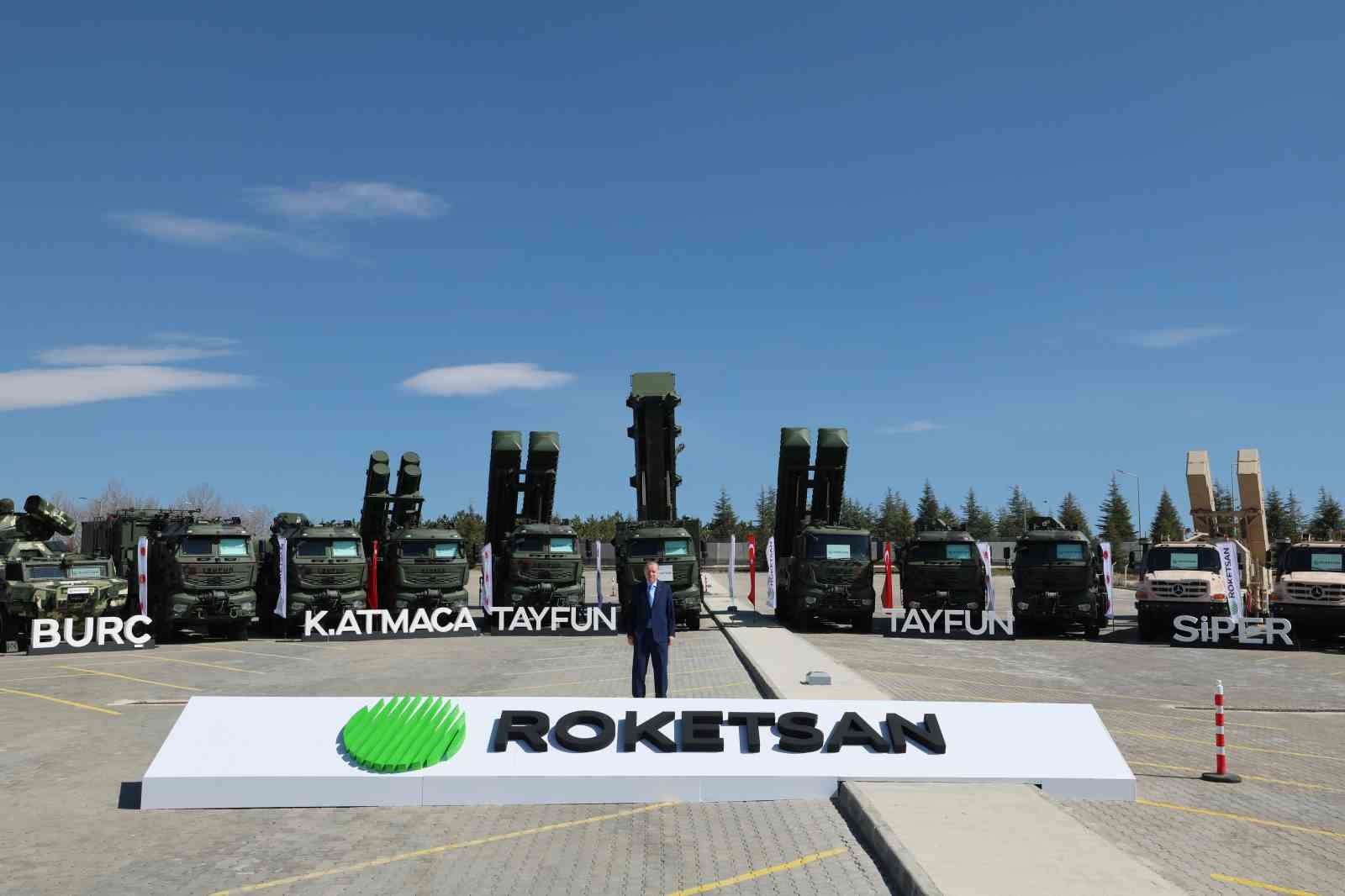 Cumhurbaşkanı Erdoğan: "2028’de 11 milyar dolarlık ihracat hacmini yakalayacak, inşallah savunma ihracatında dünyada ilk 10’a gireceğiz"
Cumhurbaşkanı Erdoğan: "2028’de 11 milyar dolarlık ihracat hacmini yakalayacak, inşallah savunma ihracatında dünyada ilk 10’a gireceğiz"