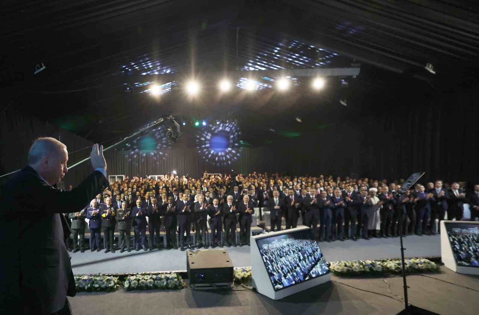 Cumhurbaşkanı Erdoğan: "2028’de 11 milyar dolarlık ihracat hacmini yakalayacak, inşallah savunma ihracatında dünyada ilk 10’a gireceğiz"
Cumhurbaşkanı Erdoğan: "2028’de 11 milyar dolarlık ihracat hacmini yakalayacak, inşallah savunma ihracatında dünyada ilk 10’a gireceğiz"