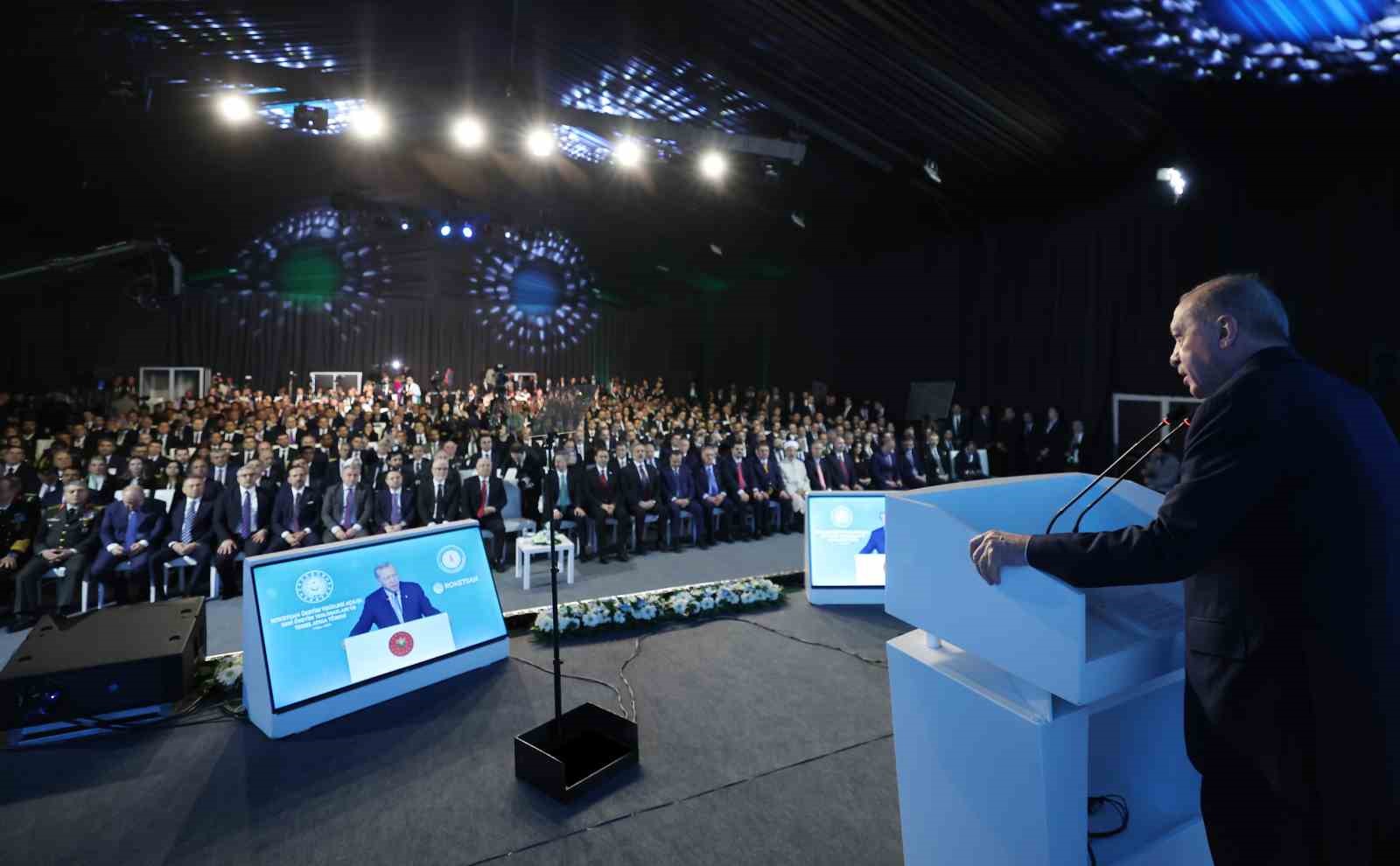 Cumhurbaşkanı Erdoğan: "2028’de 11 milyar dolarlık ihracat hacmini yakalayacak, inşallah savunma ihracatında dünyada ilk 10’a gireceğiz"
Cumhurbaşkanı Erdoğan: "2028’de 11 milyar dolarlık ihracat hacmini yakalayacak, inşallah savunma ihracatında dünyada ilk 10’a gireceğiz"