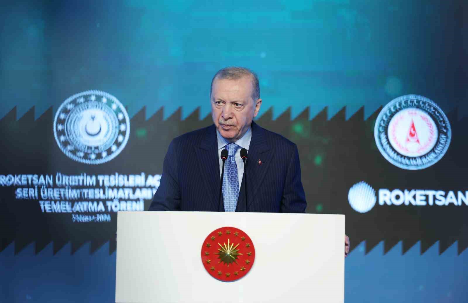 Cumhurbaşkanı Erdoğan: "2028’de 11 milyar dolarlık ihracat hacmini yakalayacak, inşallah savunma ihracatında dünyada ilk 10’a gireceğiz"
Cumhurbaşkanı Erdoğan: "2028’de 11 milyar dolarlık ihracat hacmini yakalayacak, inşallah savunma ihracatında dünyada ilk 10’a gireceğiz"