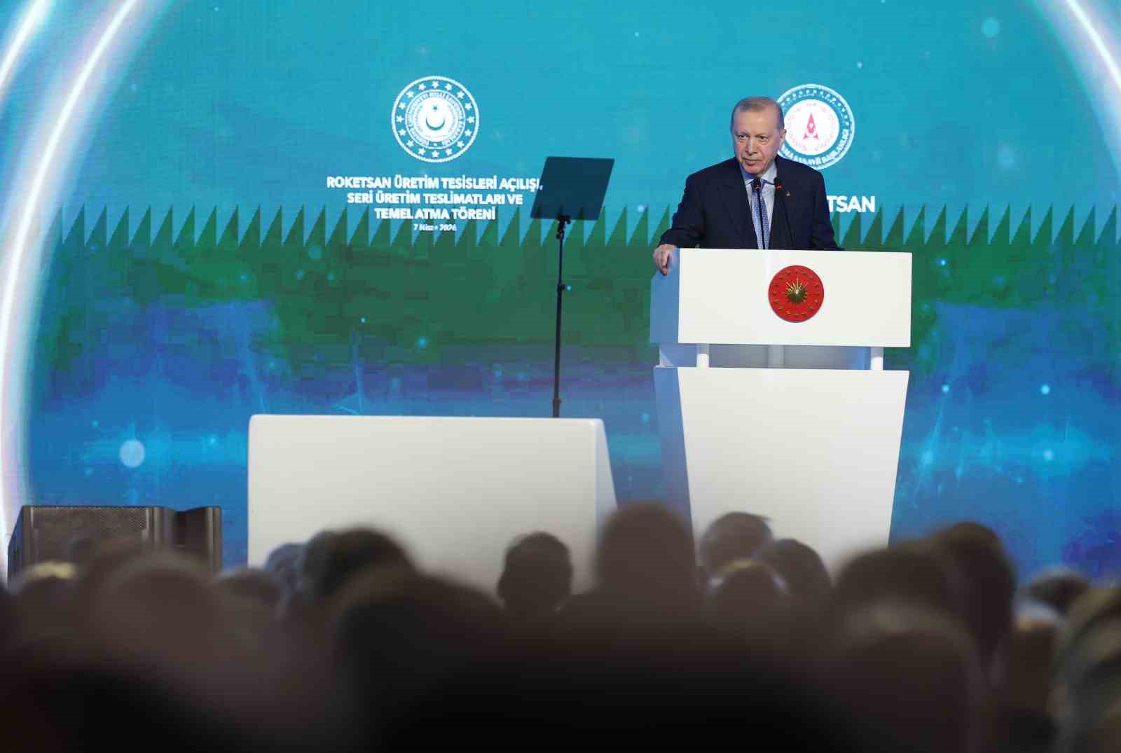 Cumhurbaşkanı Erdoğan: "2028’de 11 milyar dolarlık ihracat hacmini yakalayacak, inşallah savunma ihracatında dünyada ilk 10’a gireceğiz"
Cumhurbaşkanı Erdoğan: "2028’de 11 milyar dolarlık ihracat hacmini yakalayacak, inşallah savunma ihracatında dünyada ilk 10’a gireceğiz"