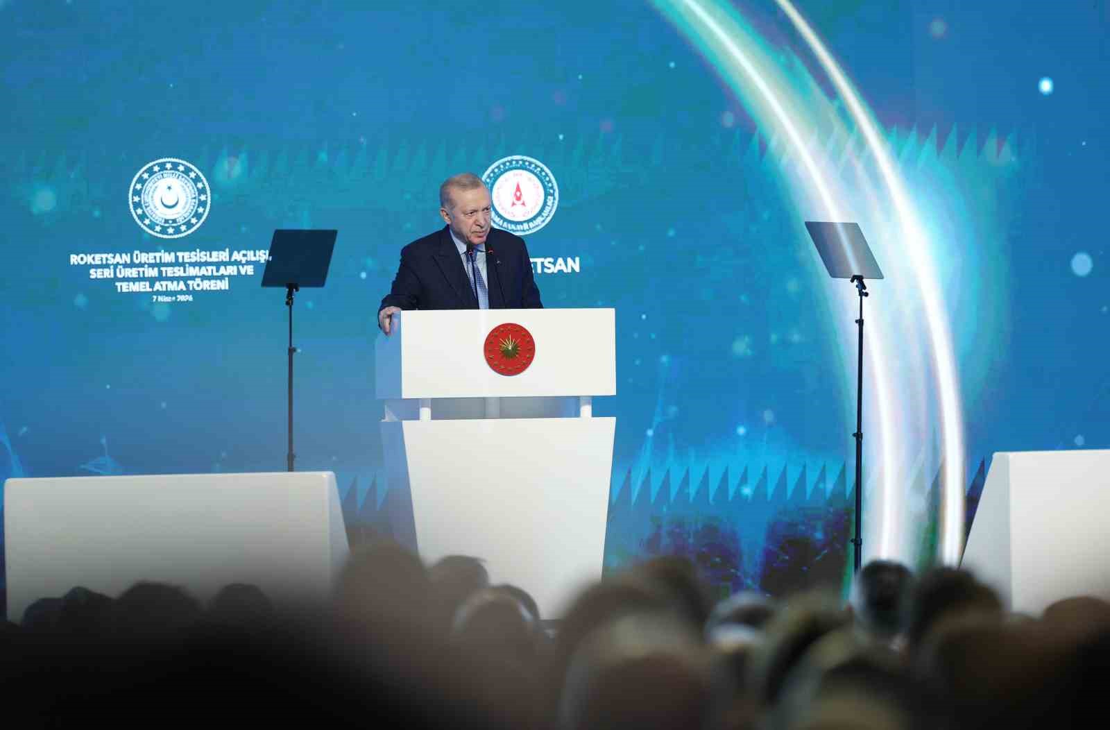 Cumhurbaşkanı Erdoğan: "2028’de 11 milyar dolarlık ihracat hacmini yakalayacak, inşallah savunma ihracatında dünyada ilk 10’a gireceğiz"
Cumhurbaşkanı Erdoğan: "2028’de 11 milyar dolarlık ihracat hacmini yakalayacak, inşallah savunma ihracatında dünyada ilk 10’a gireceğiz"