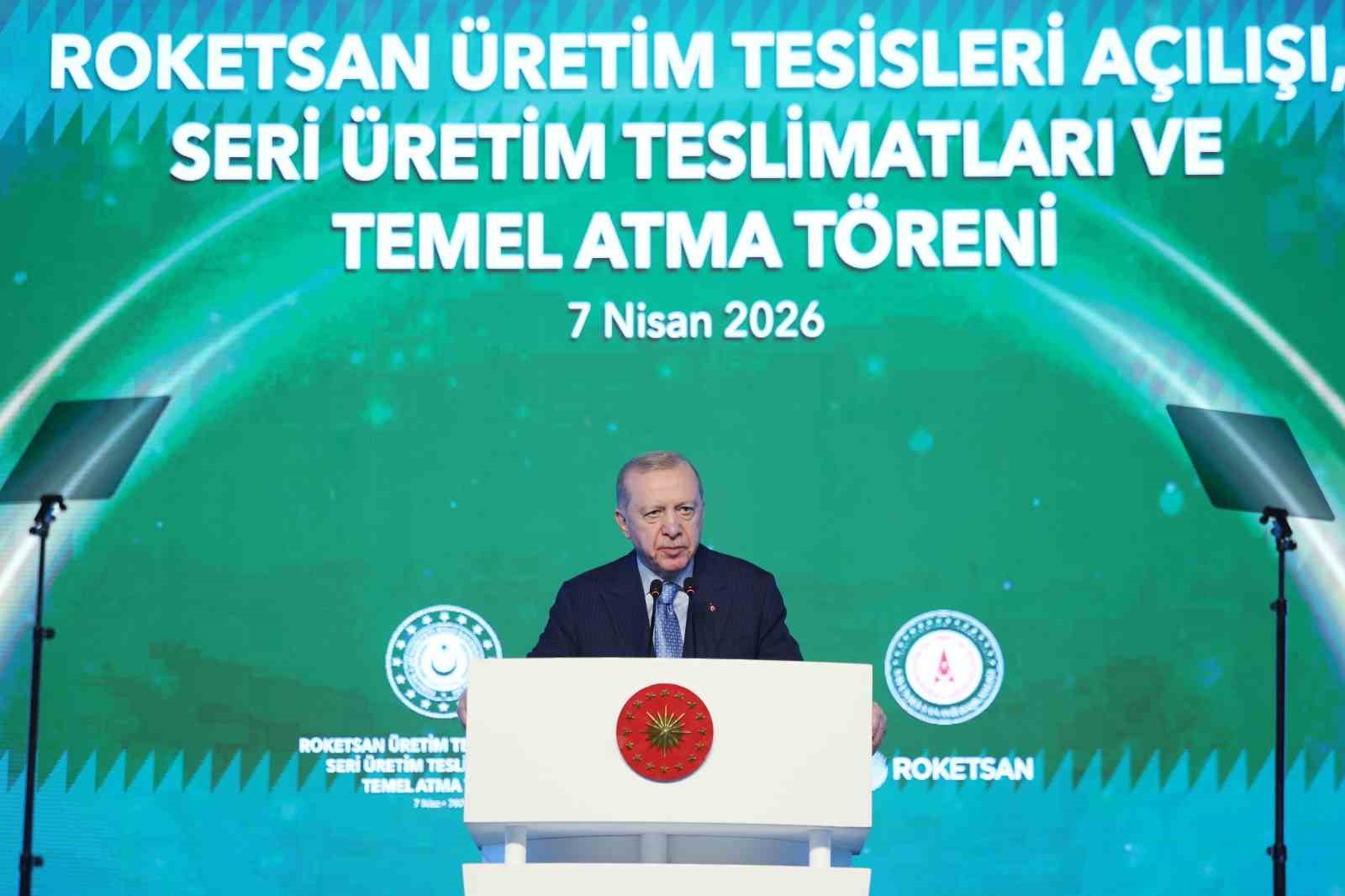 Cumhurbaşkanı Erdoğan: "2028’de 11 milyar dolarlık ihracat hacmini yakalayacak, inşallah savunma ihracatında dünyada ilk 10’a gireceğiz"
Cumhurbaşkanı Erdoğan: "2028’de 11 milyar dolarlık ihracat hacmini yakalayacak, inşallah savunma ihracatında dünyada ilk 10’a gireceğiz"