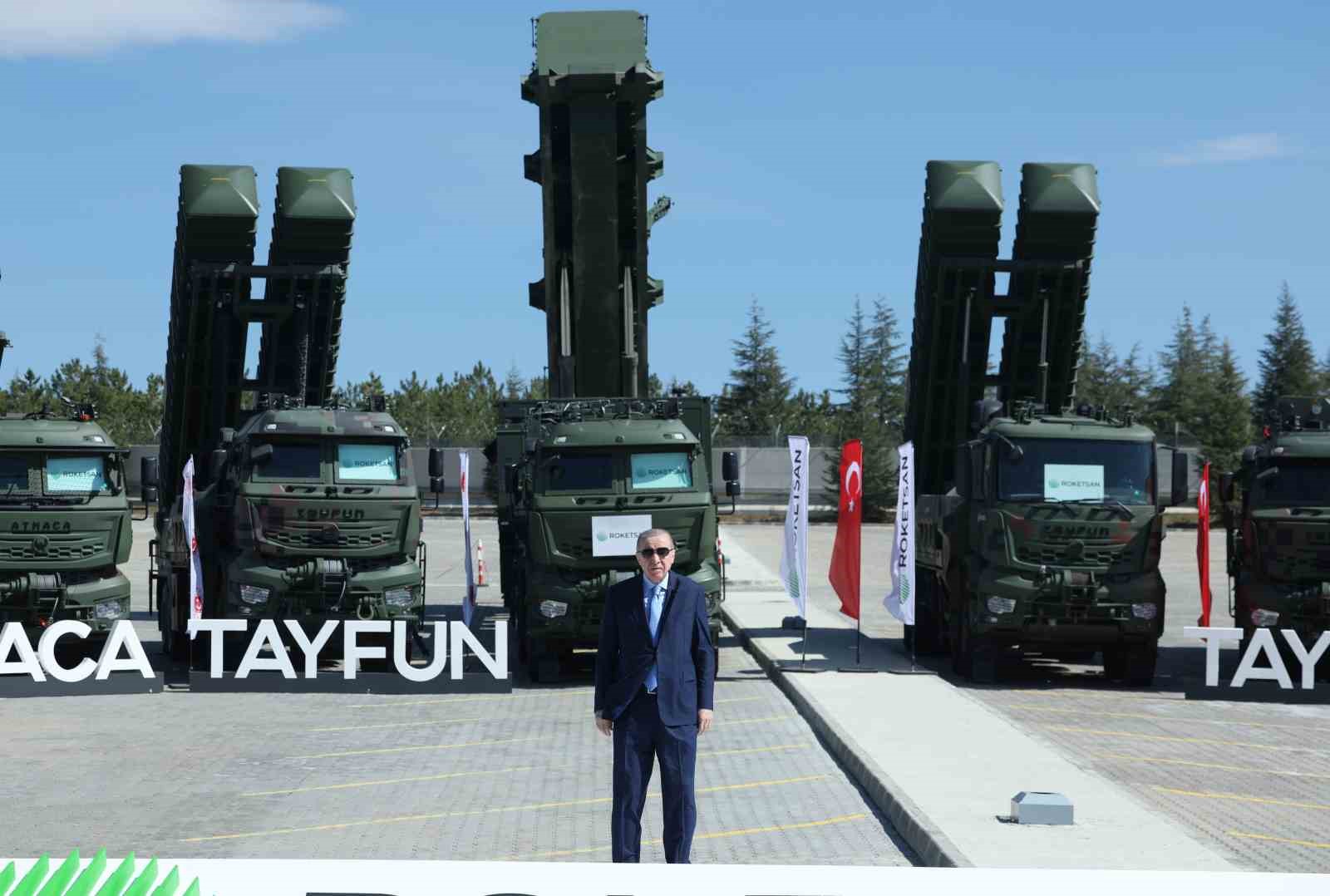 Cumhurbaşkanı Erdoğan: "2028’de 11 milyar dolarlık ihracat hacmini yakalayacak, inşallah savunma ihracatında dünyada ilk 10’a gireceğiz"
Cumhurbaşkanı Erdoğan: "2028’de 11 milyar dolarlık ihracat hacmini yakalayacak, inşallah savunma ihracatında dünyada ilk 10’a gireceğiz"