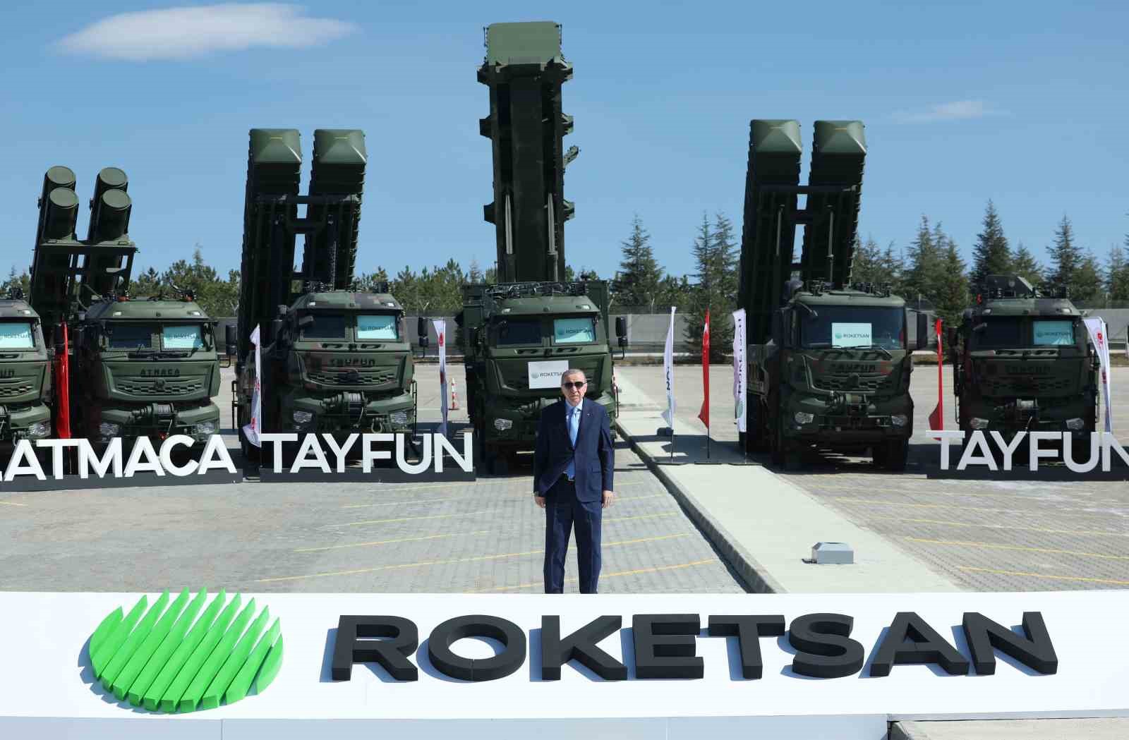 Cumhurbaşkanı Erdoğan: "2028’de 11 milyar dolarlık ihracat hacmini yakalayacak, inşallah savunma ihracatında dünyada ilk 10’a gireceğiz"
Cumhurbaşkanı Erdoğan: "2028’de 11 milyar dolarlık ihracat hacmini yakalayacak, inşallah savunma ihracatında dünyada ilk 10’a gireceğiz"