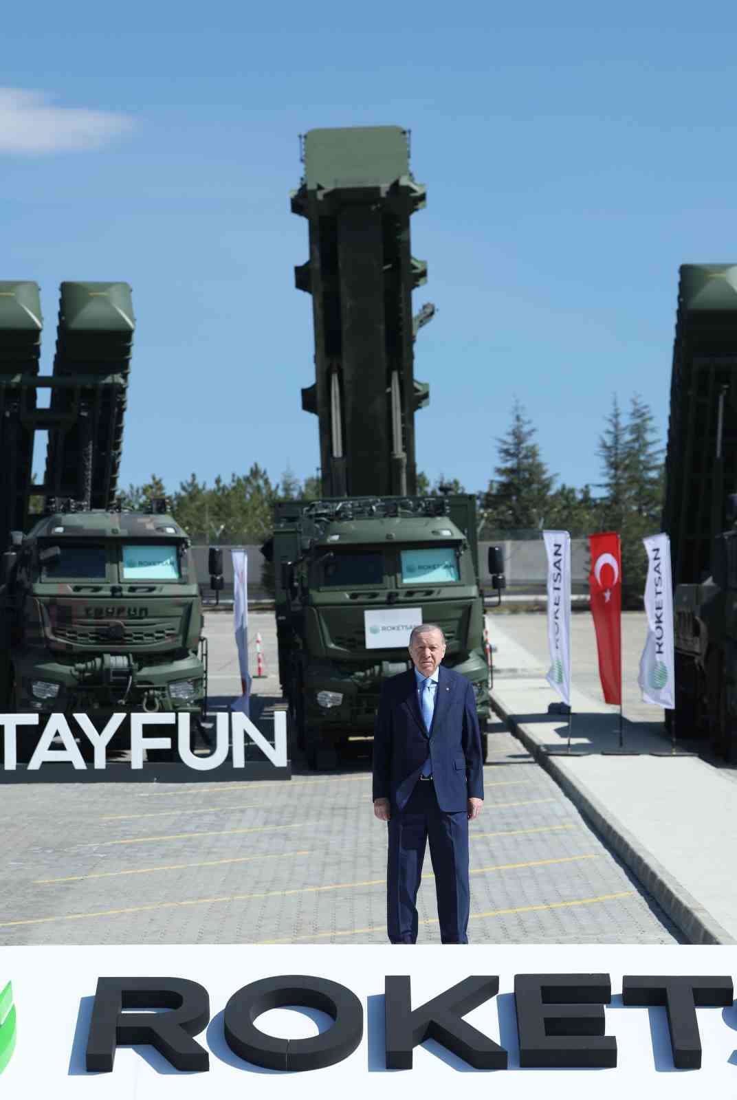 Cumhurbaşkanı Erdoğan: "2028’de 11 milyar dolarlık ihracat hacmini yakalayacak, inşallah savunma ihracatında dünyada ilk 10’a gireceğiz"
Cumhurbaşkanı Erdoğan: "2028’de 11 milyar dolarlık ihracat hacmini yakalayacak, inşallah savunma ihracatında dünyada ilk 10’a gireceğiz"