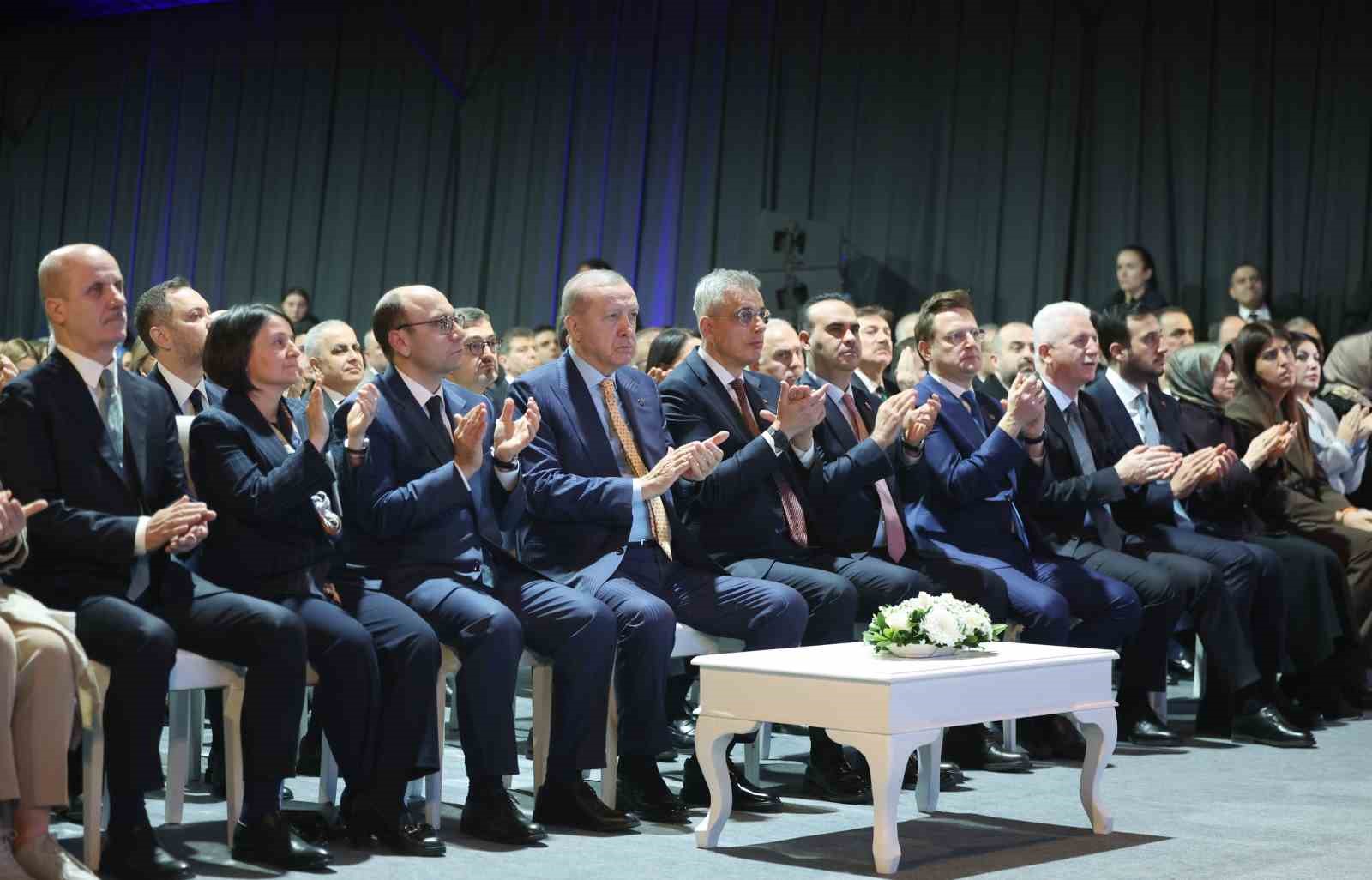 Cumhurbaşkanı Erdoğan: "Atatürk’ün adını güya dillerinden düşürmeyenler, Gazi Mustafa Kemal’in mirasına da sahip çıkmadı"
