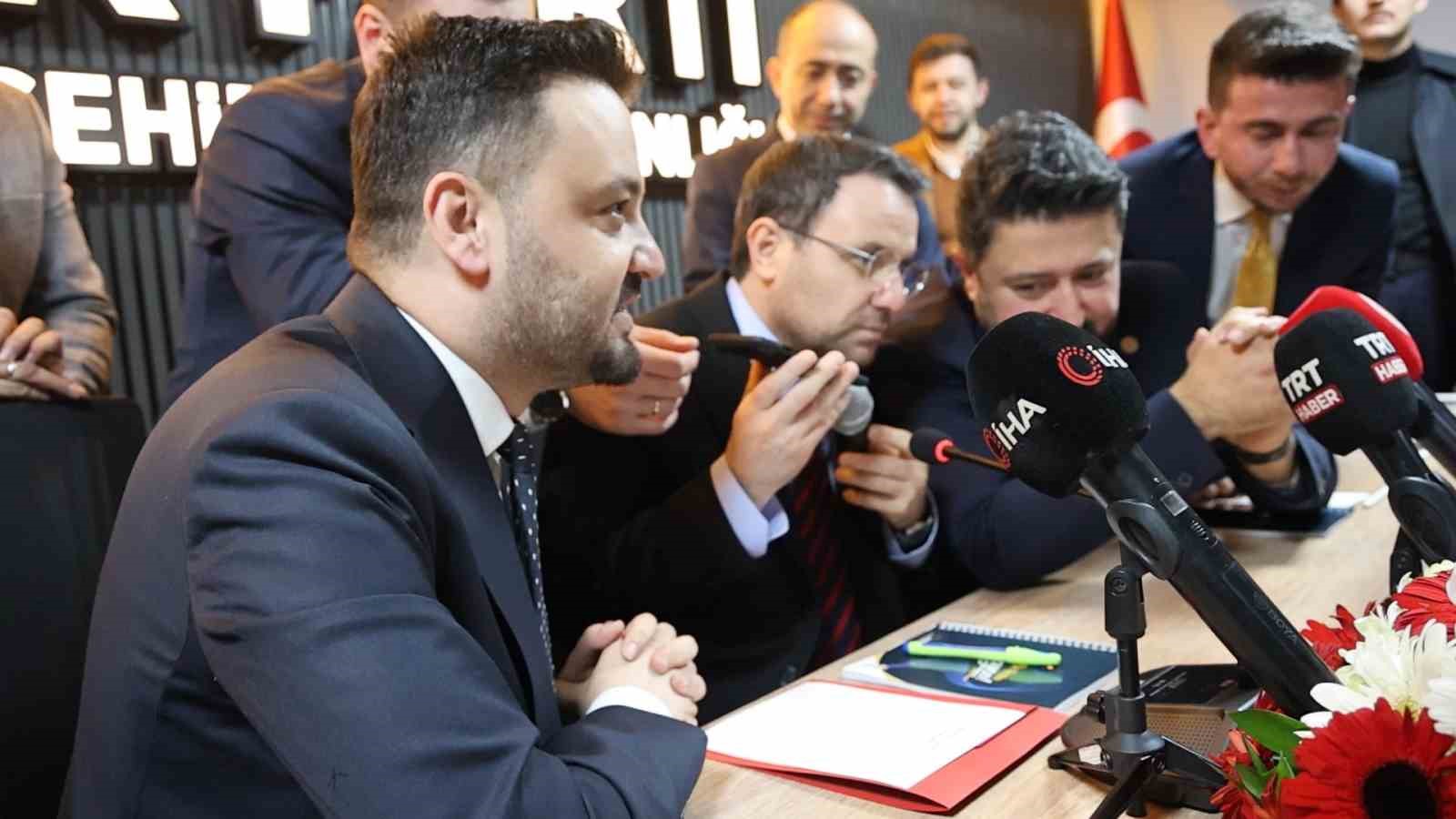 Cumhurbaşkanı Erdoğan, Bakan Gürlek ile telefonla görüştü
Cumhurbaşkanı Erdoğan, Bakan Gürlek ile telefonla görüştü