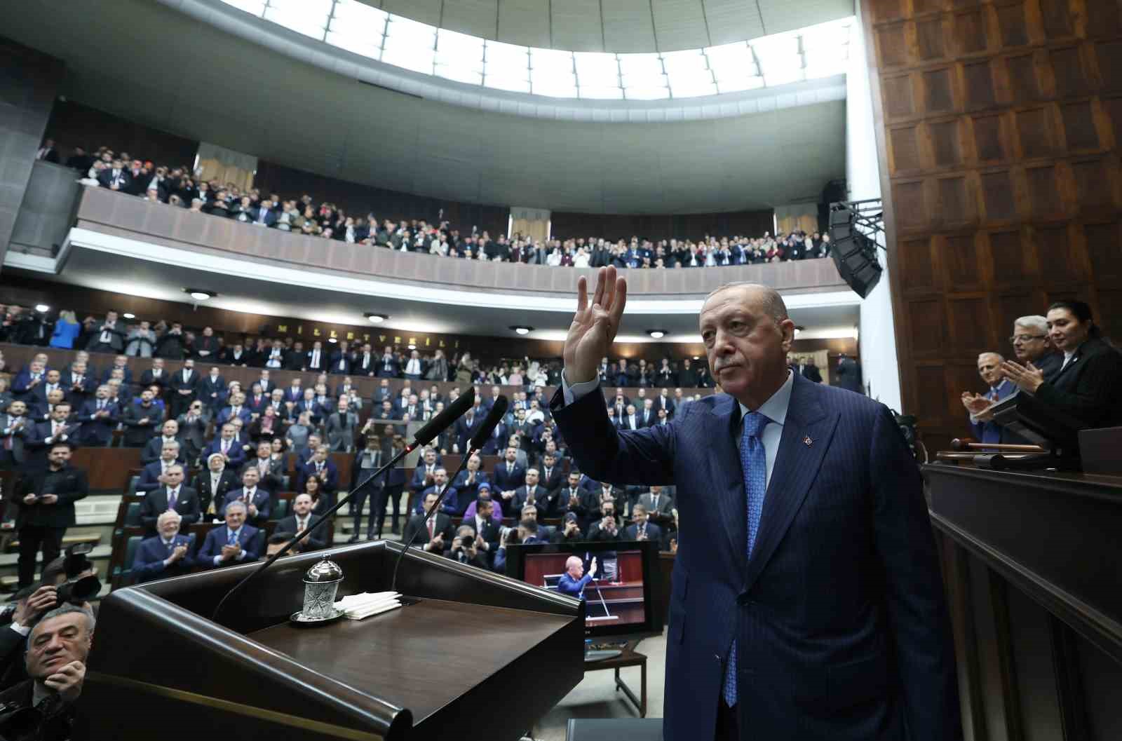 Cumhurbaşkanı Erdoğan: "Bayrağımıza uzanan o kirli elleri muhakkak bulacak, bunun hesabını o hainlerden mutlaka soracağız"
