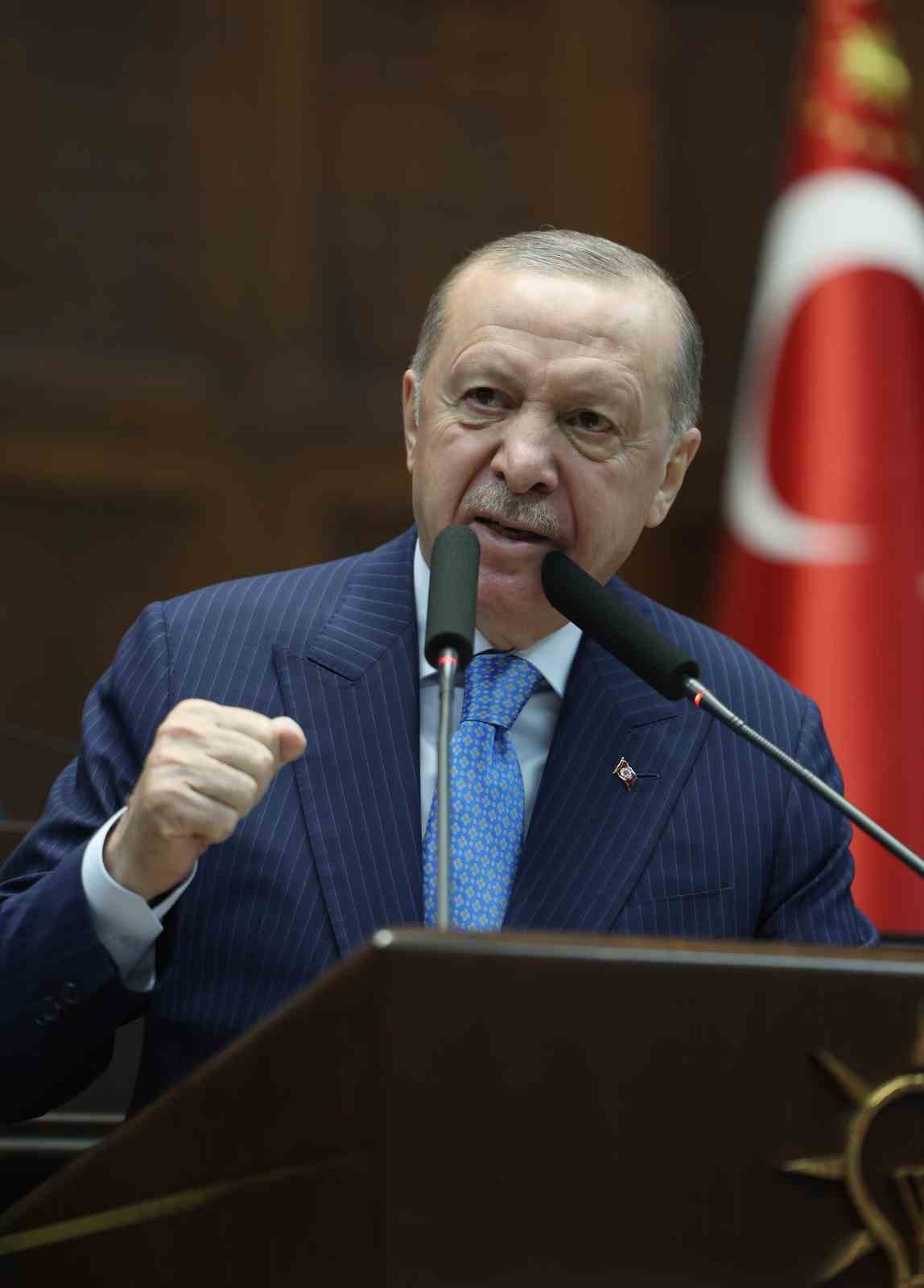 Cumhurbaşkanı Erdoğan: "Bayrağımıza uzanan o kirli elleri muhakkak bulacak, bunun hesabını o hainlerden mutlaka soracağız"
