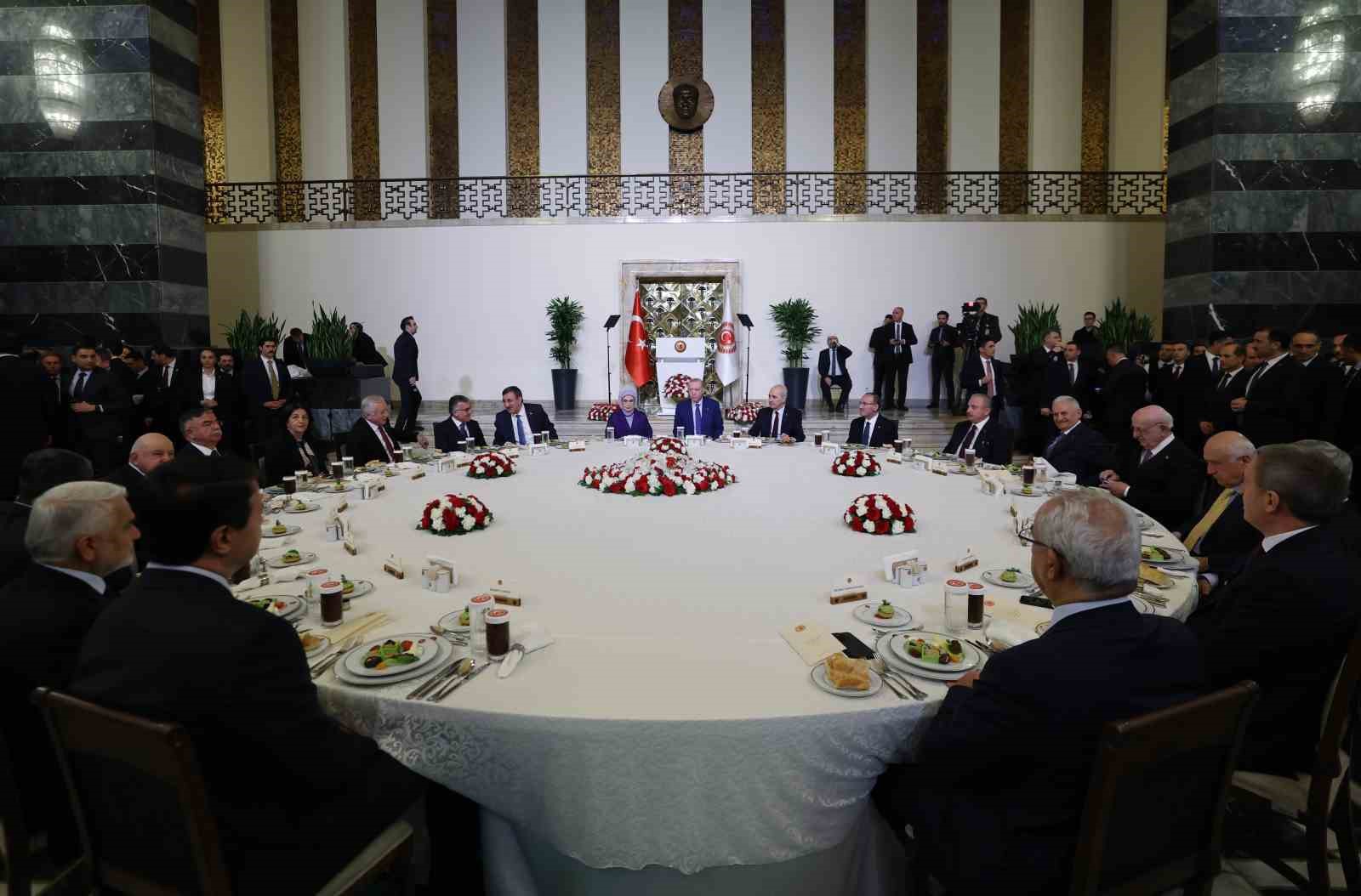 Cumhurbaşkanı Erdoğan: "Biz bölgemizi ve insanlığı ilgilendiren meselelerde asla tarafsız değiliz"
