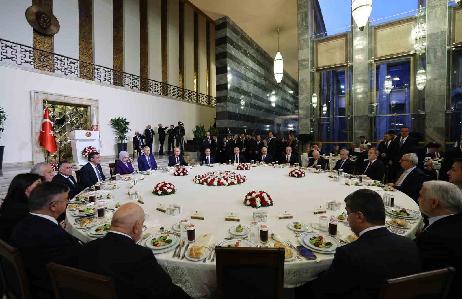 Cumhurbaşkanı Erdoğan: "Biz bölgemizi ve insanlığı ilgilendiren meselelerde asla tarafsız değiliz"
