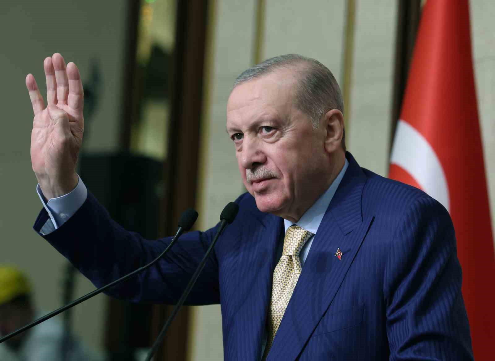 Cumhurbaşkanı Erdoğan: "Biz toplumun her kesiminin hak ve özgürlüklerini genişletmeye odaklanıyoruz"
Cumhurbaşkanı Erdoğan: "Biz toplumun her kesiminin hak ve özgürlüklerini genişletmeye odaklanıyoruz"