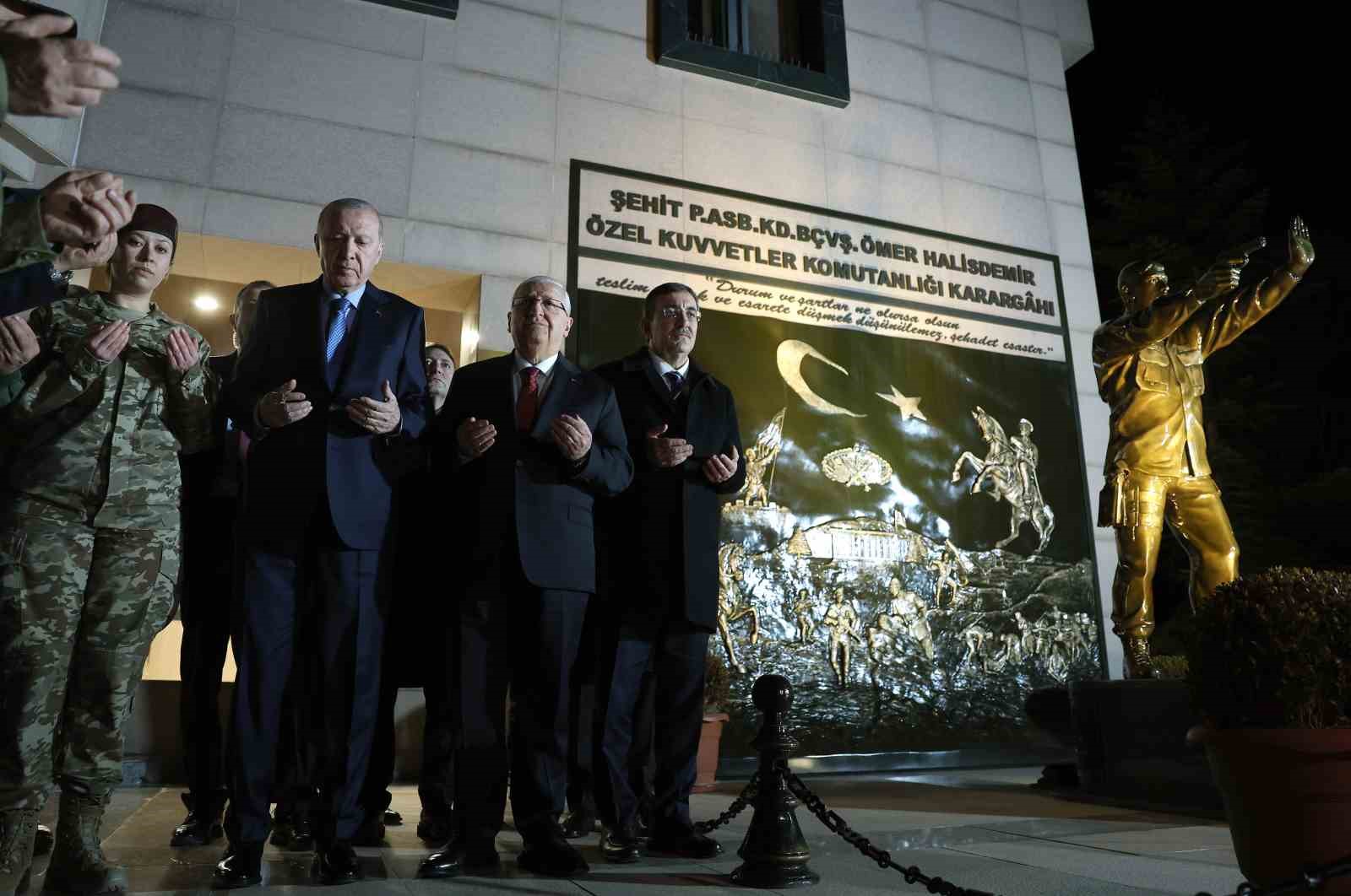 Cumhurbaşkanı Erdoğan: "Bu topraklarda huzur ve barış içinde yaşamak istiyorsak caydırıcılığımızı sürekli arttırmak zorundayız"
Cumhurbaşkanı Erdoğan: "Bu topraklarda huzur ve barış içinde yaşamak istiyorsak caydırıcılığımızı sürekli arttırmak zorundayız"