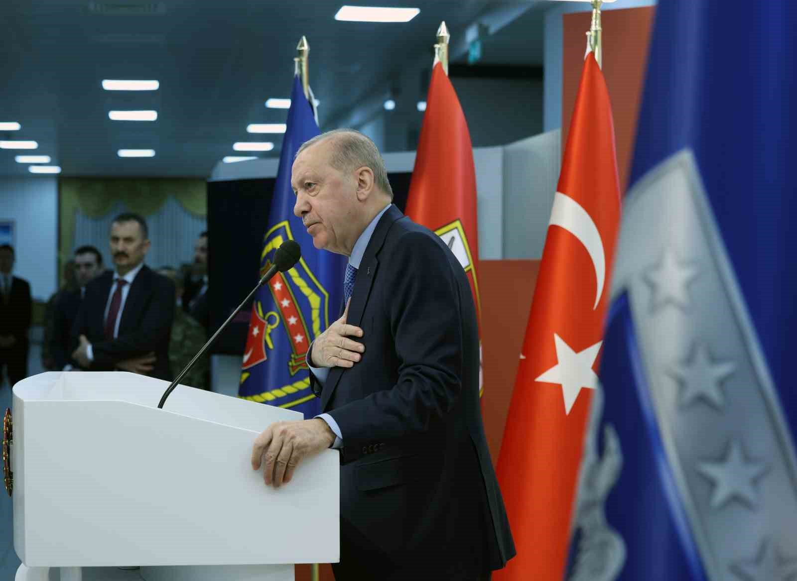 Cumhurbaşkanı Erdoğan: "Bu topraklarda huzur ve barış içinde yaşamak istiyorsak caydırıcılığımızı sürekli arttırmak zorundayız"
Cumhurbaşkanı Erdoğan: "Bu topraklarda huzur ve barış içinde yaşamak istiyorsak caydırıcılığımızı sürekli arttırmak zorundayız"