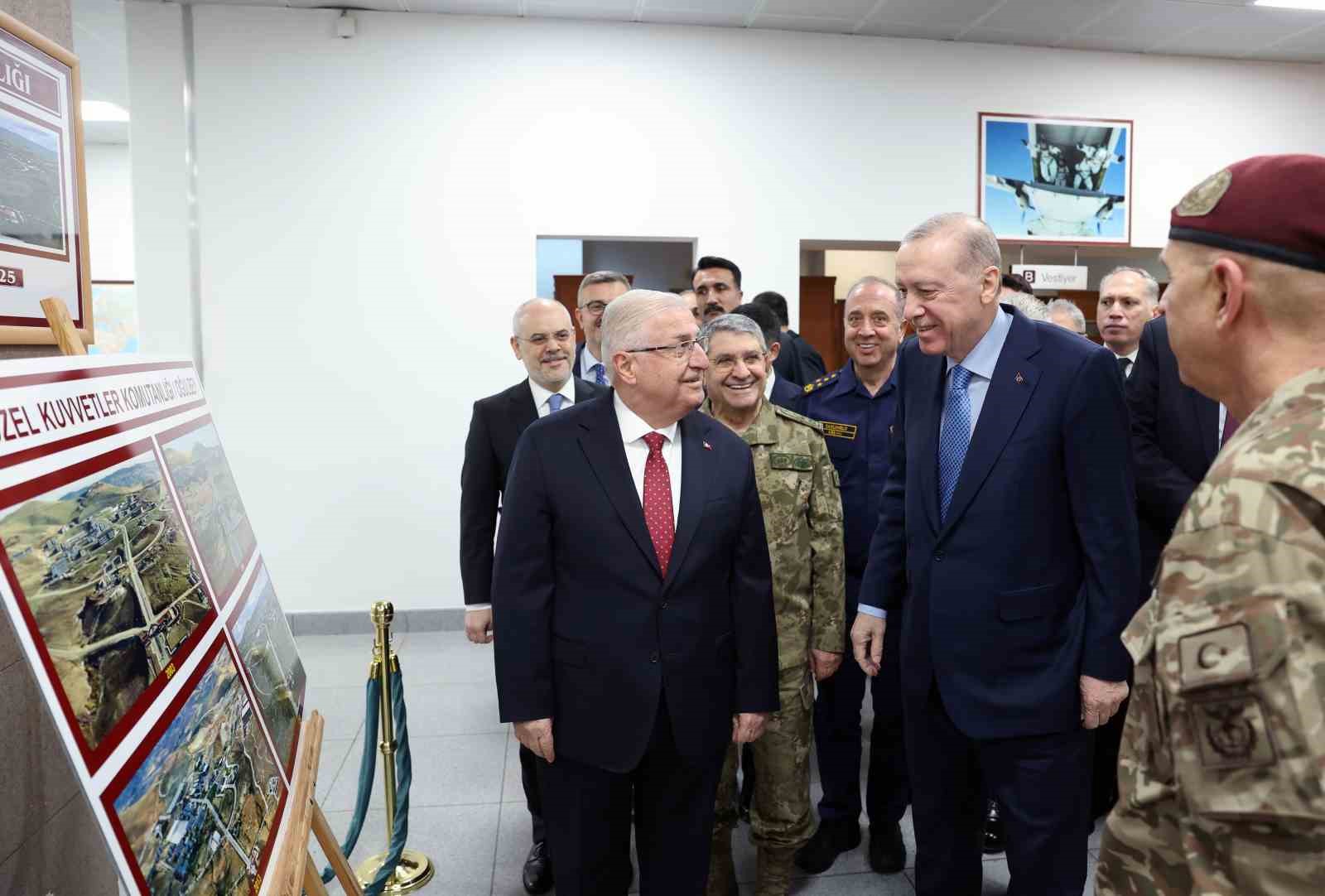 Cumhurbaşkanı Erdoğan: "Bu topraklarda huzur ve barış içinde yaşamak istiyorsak caydırıcılığımızı sürekli arttırmak zorundayız"
Cumhurbaşkanı Erdoğan: "Bu topraklarda huzur ve barış içinde yaşamak istiyorsak caydırıcılığımızı sürekli arttırmak zorundayız"