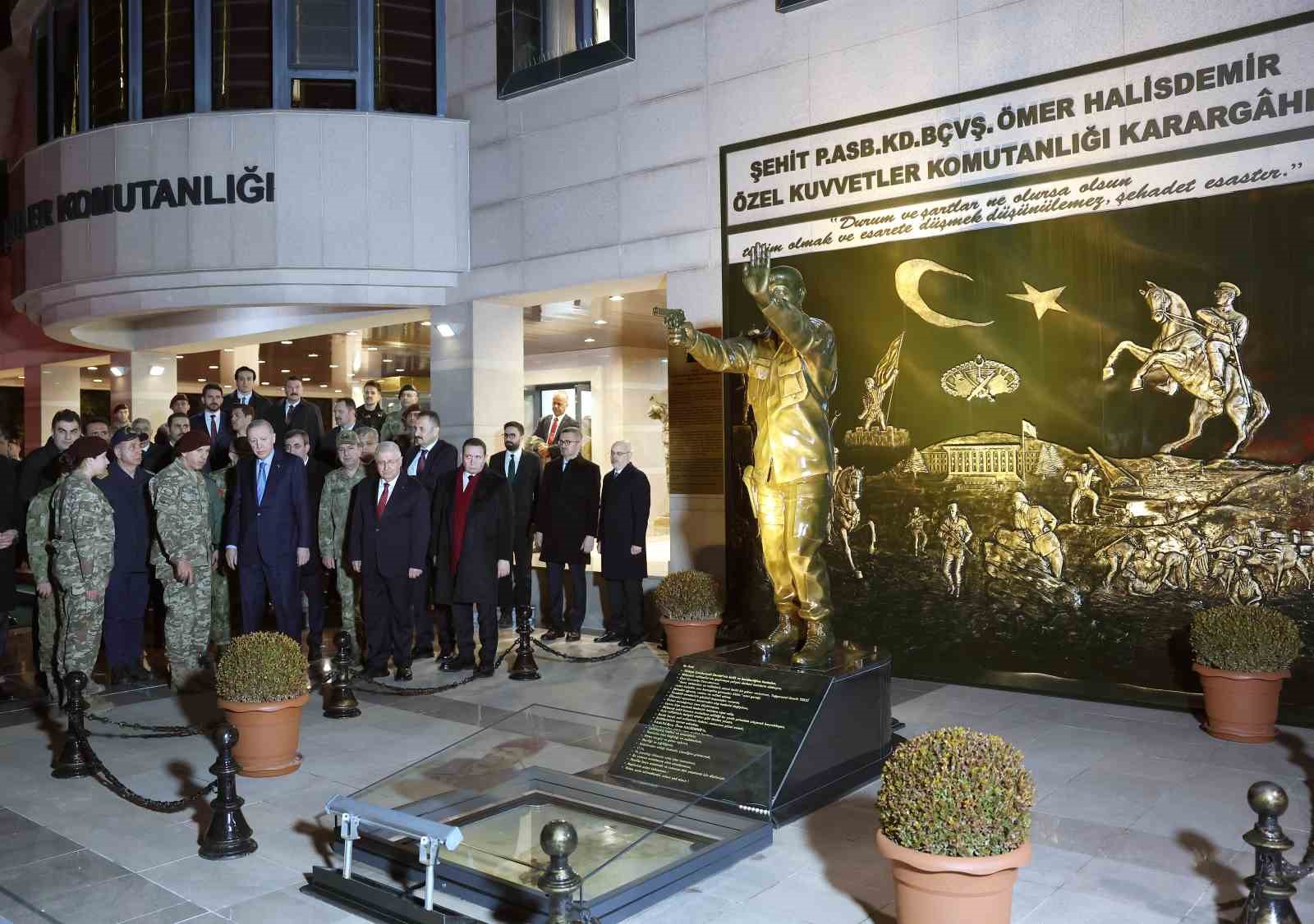 Cumhurbaşkanı Erdoğan: "Bu topraklarda huzur ve barış içinde yaşamak istiyorsak caydırıcılığımızı sürekli arttırmak zorundayız"
Cumhurbaşkanı Erdoğan: "Bu topraklarda huzur ve barış içinde yaşamak istiyorsak caydırıcılığımızı sürekli arttırmak zorundayız"