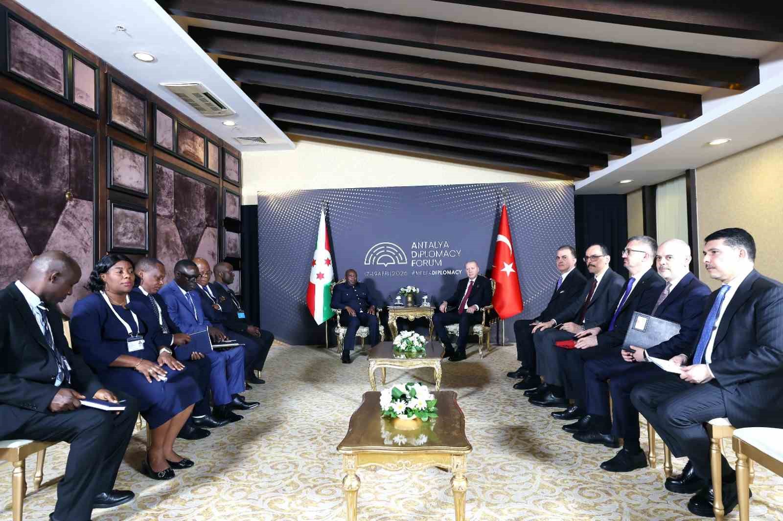 Cumhurbaşkanı Erdoğan, Burundi Cumhurbaşkanı Ndayishimiye ile görüştü
