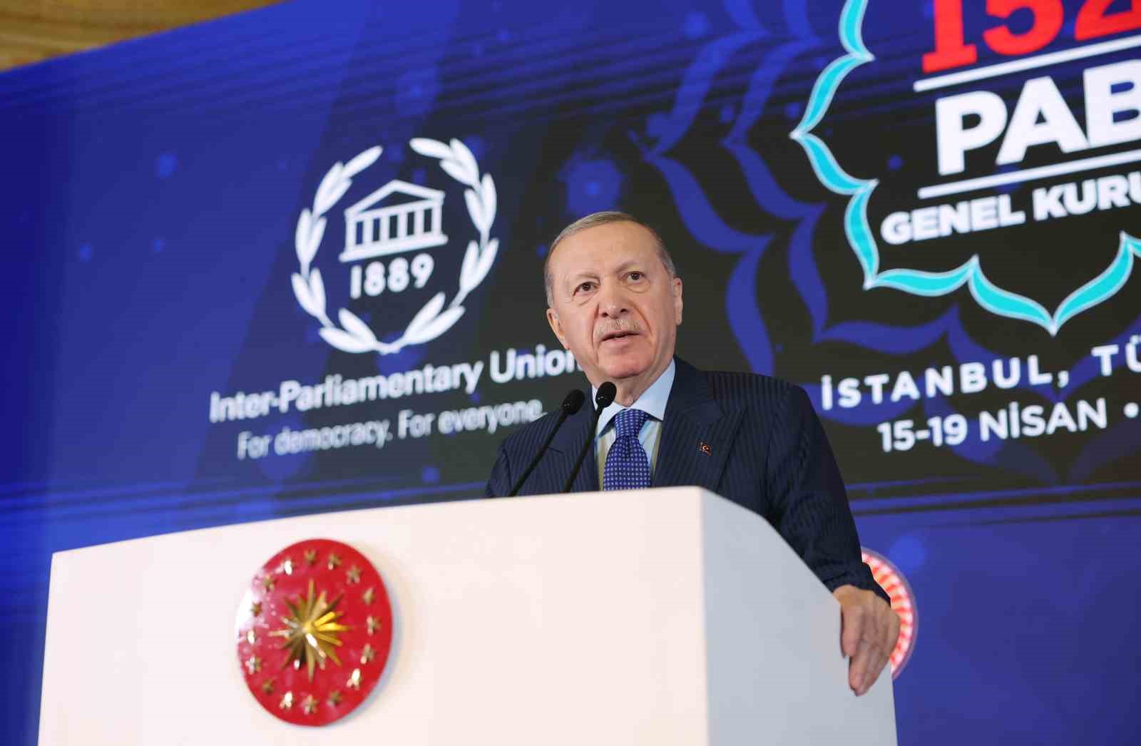 Cumhurbaşkanı Erdoğan: "Diplomasi ve müzakerenin yerini füze ve bombaların aldığı böyle bir ortamda kimse güvende değildir"
