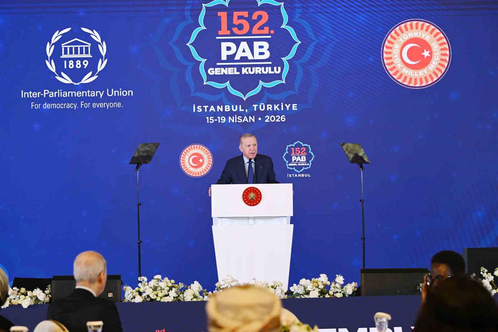 Cumhurbaşkanı Erdoğan: "Diplomasi ve müzakerenin yerini füze ve bombaların aldığı böyle bir ortamda kimse güvende değildir"
