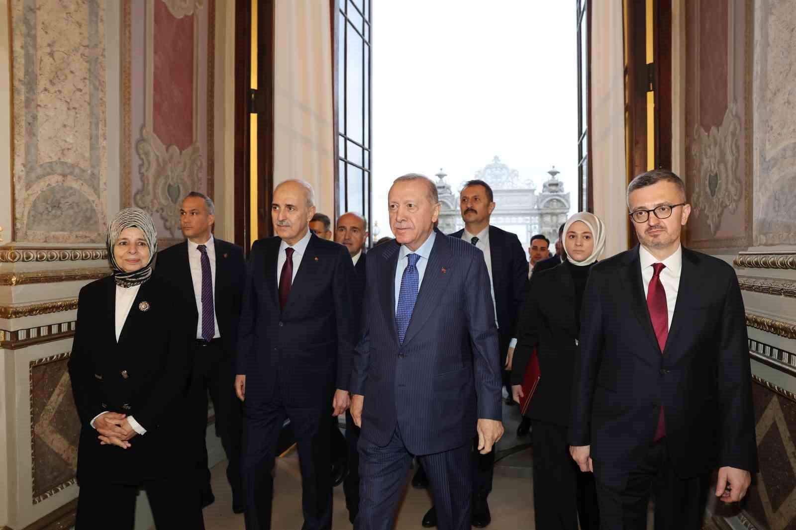 Cumhurbaşkanı Erdoğan: "Diplomasi ve müzakerenin yerini füze ve bombaların aldığı böyle bir ortamda kimse güvende değildir"
