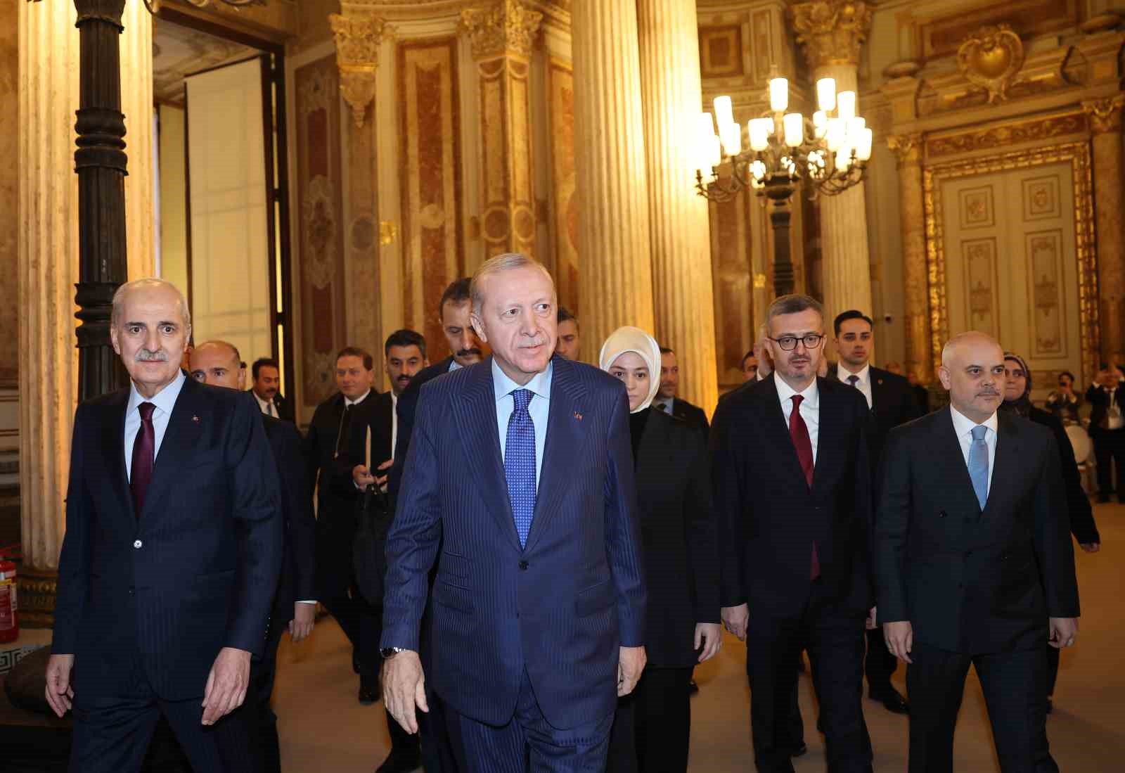 Cumhurbaşkanı Erdoğan: "Diplomasi ve müzakerenin yerini füze ve bombaların aldığı böyle bir ortamda kimse güvende değildir"
