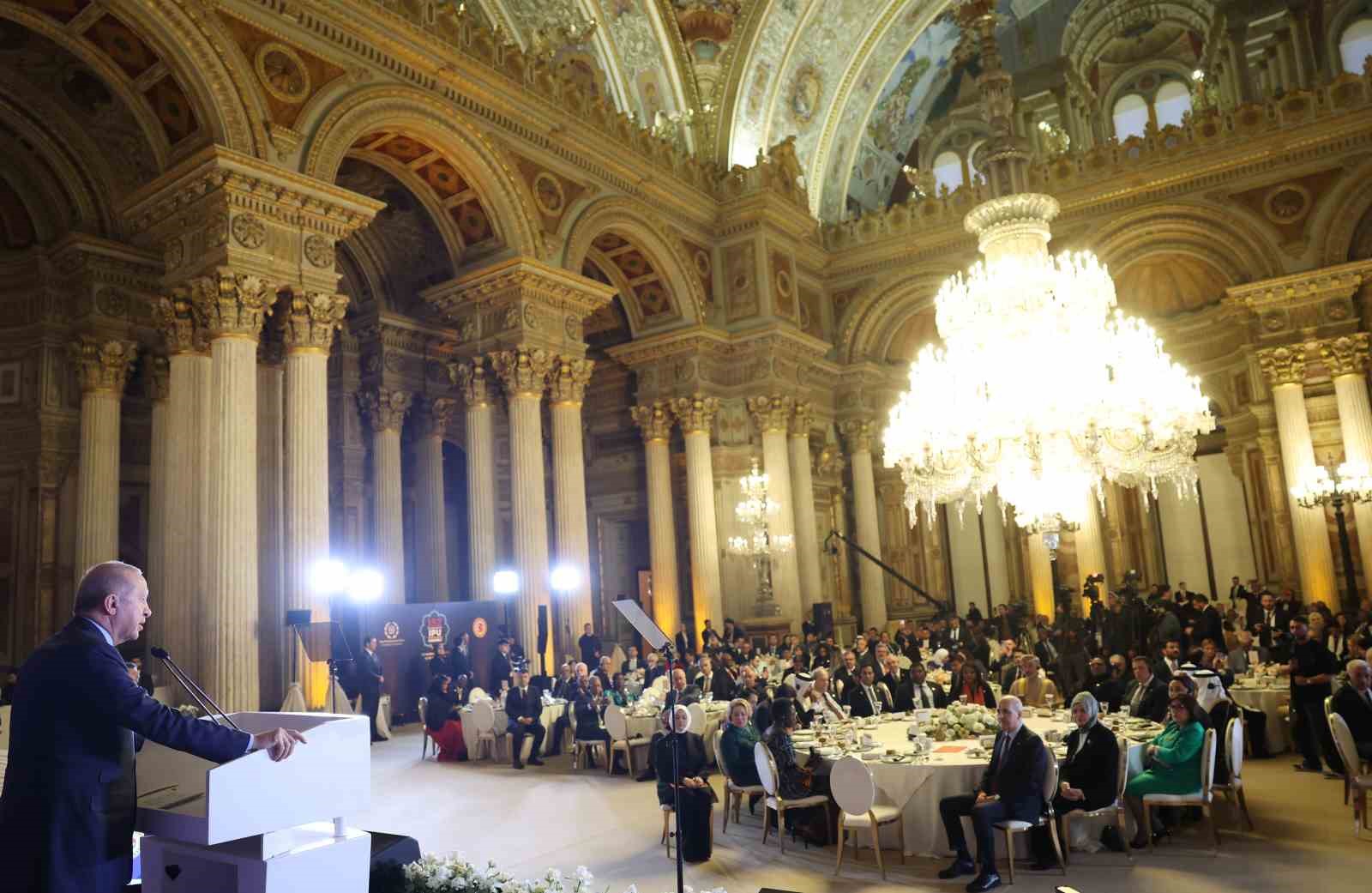 Cumhurbaşkanı Erdoğan: "Diplomasi ve müzakerenin yerini füze ve bombaların aldığı böyle bir ortamda kimse güvende değildir"
