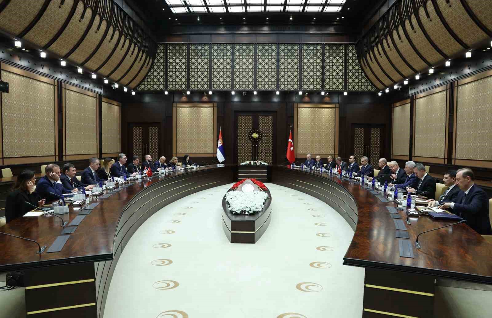 Cumhurbaşkanı Erdoğan: "Dünyada belirsizliğin arttığı dönemde Türkiye olarak çevremizde ve ötesinde barışın ve huzurun tesisi için var gücümüzle çalışıyoruz"
