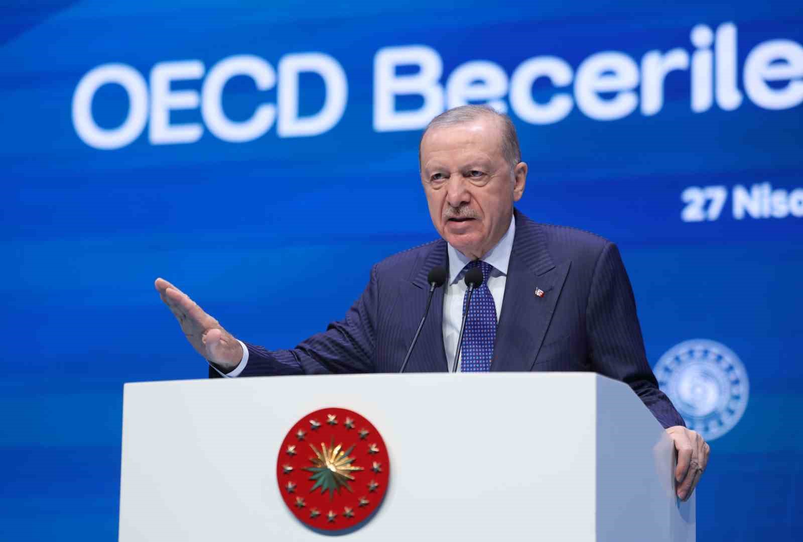 Cumhurbaşkanı Erdoğan "Dünyamız teknolojinin ve yapay zekanın öncülüğünü yaptığı keskin bir dönüşüm sürecinden geçiyor"
