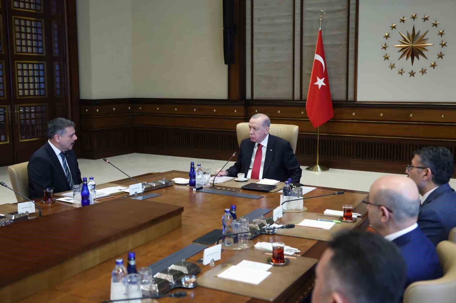 Cumhurbaşkanı Erdoğan: "Emniyet teşkilatımız, suç ve suçluların tamamına karşı gözünü kırpmadan mücadele ediyor"
