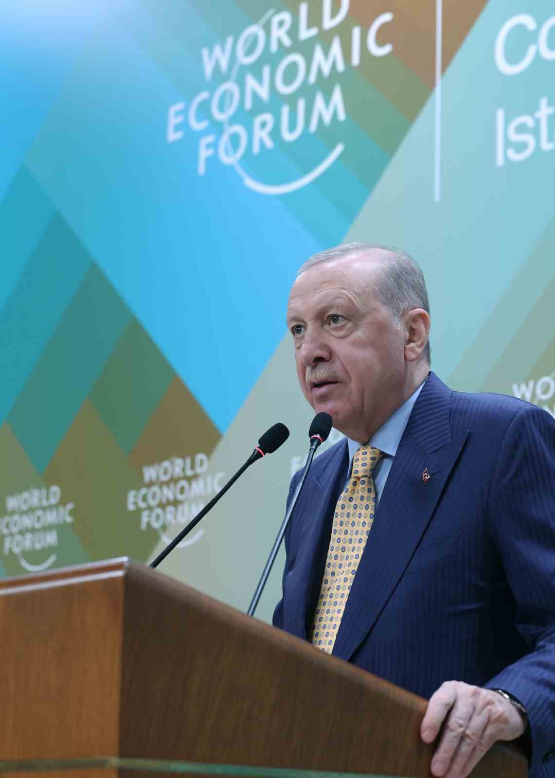 Cumhurbaşkanı Erdoğan: "Enerji piyasalarında üretim, bilişim, ulaşım ve ticaret ağlarının işleyişine kadar geniş bir alanda savaşın olumsuz etkilerini tüm dünya hissediyor"
