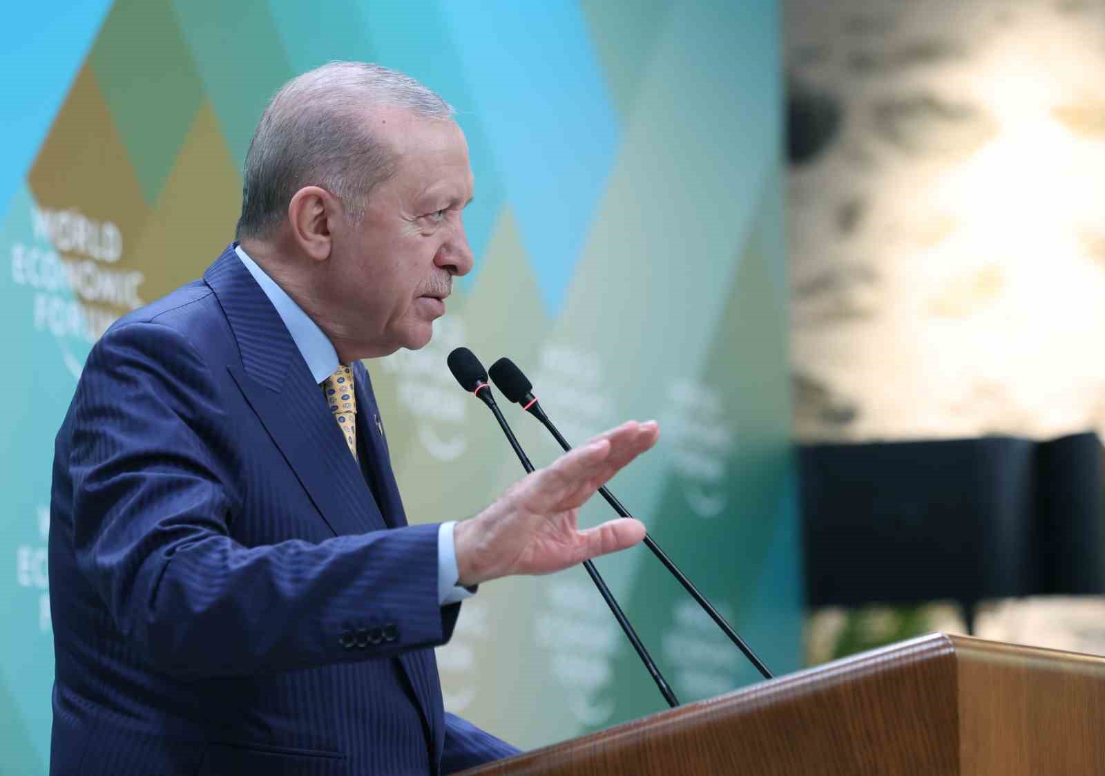 Cumhurbaşkanı Erdoğan: "Enerji piyasalarında üretim, bilişim, ulaşım ve ticaret ağlarının işleyişine kadar geniş bir alanda savaşın olumsuz etkilerini tüm dünya hissediyor"
