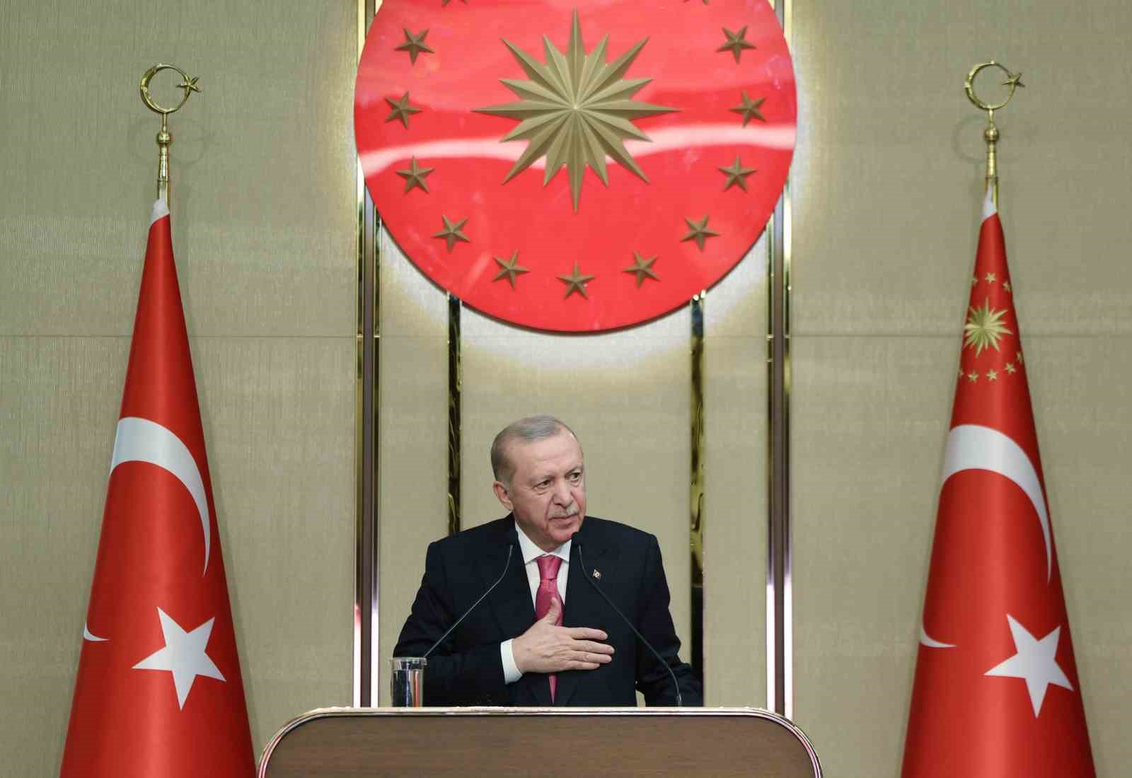 Cumhurbaşkanı Erdoğan: "Eski Türkiye’nin imtiyazlılarının, çatışma ve gerilimden beslenenlerin aranıza nifak sokmasına müsaade etmeyin"
