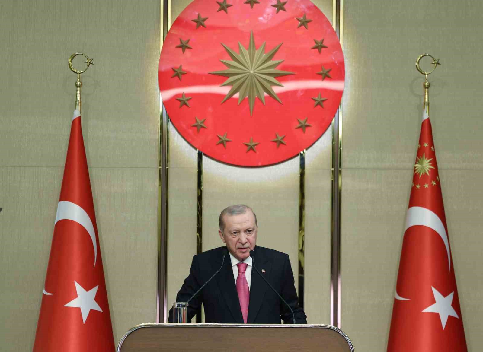 Cumhurbaşkanı Erdoğan: "Eski Türkiye’nin imtiyazlılarının, çatışma ve gerilimden beslenenlerin aranıza nifak sokmasına müsaade etmeyin"
