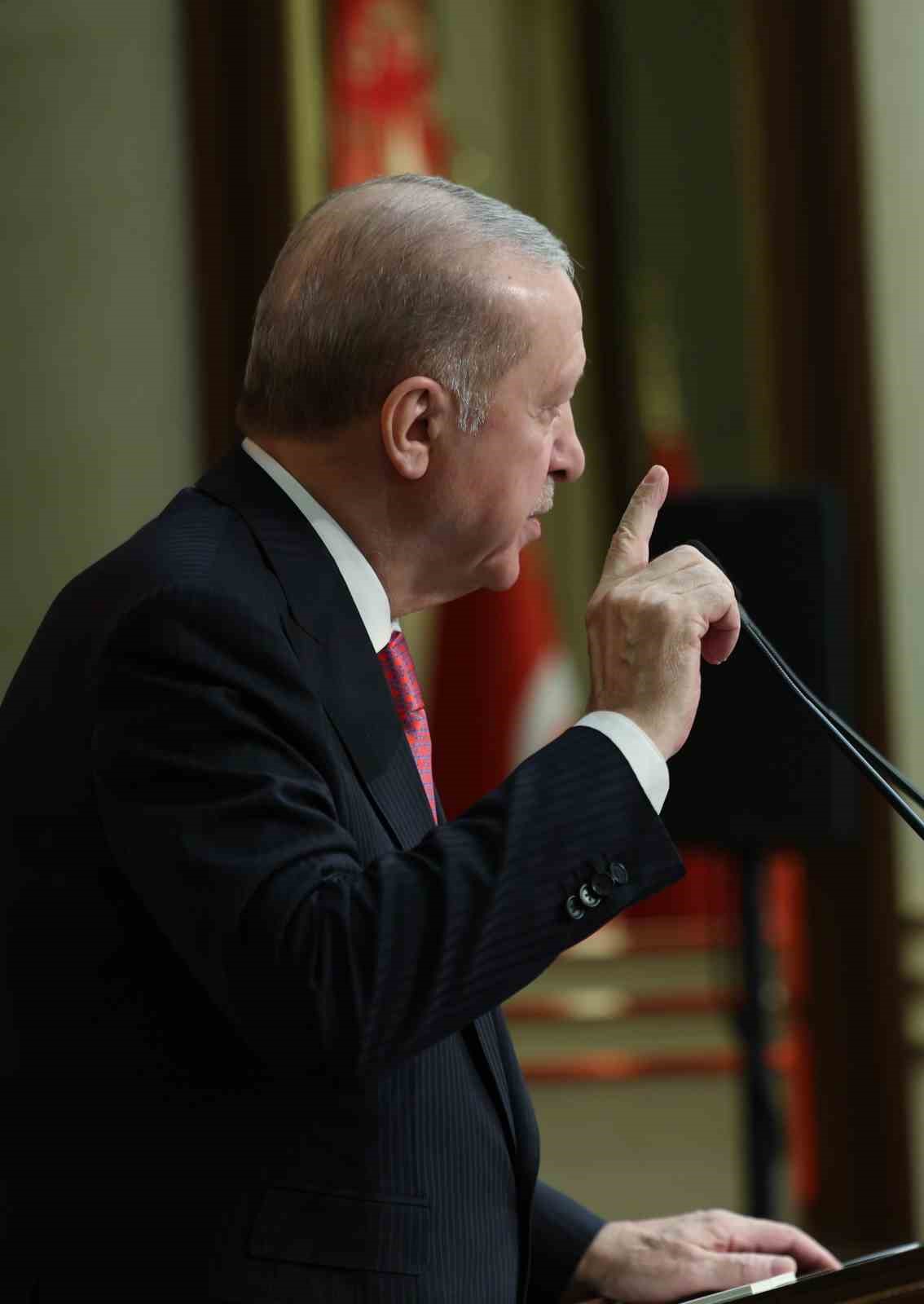 Cumhurbaşkanı Erdoğan: "Eski Türkiye’nin imtiyazlılarının, çatışma ve gerilimden beslenenlerin aranıza nifak sokmasına müsaade etmeyin"
